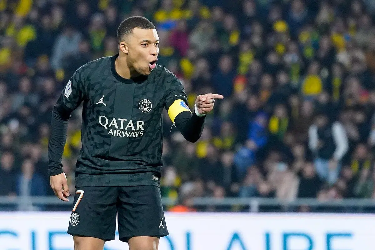 le psg attend un peu d honnetete de la part de kylian mbappe iconsport 191175 0257 391084