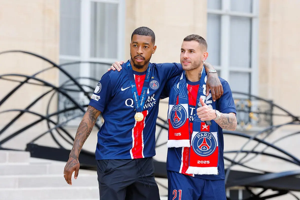 Le PSG surfe sur le titre et sort encore un nouveau maillot