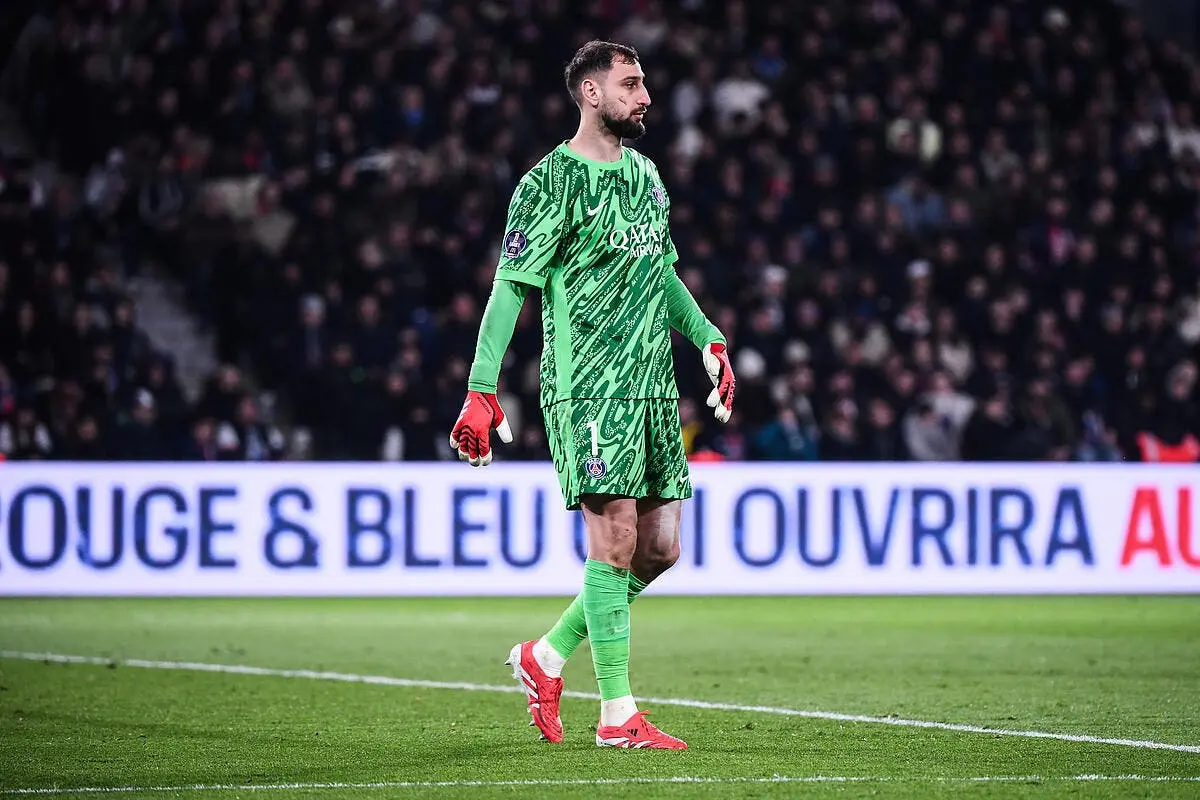 le psg traine donnarumma recoit une offre a 30 me donnarumma 14 392743