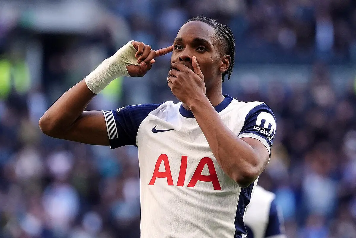 Mathys Tel signe jusqu'en 2031 avec Tottenham