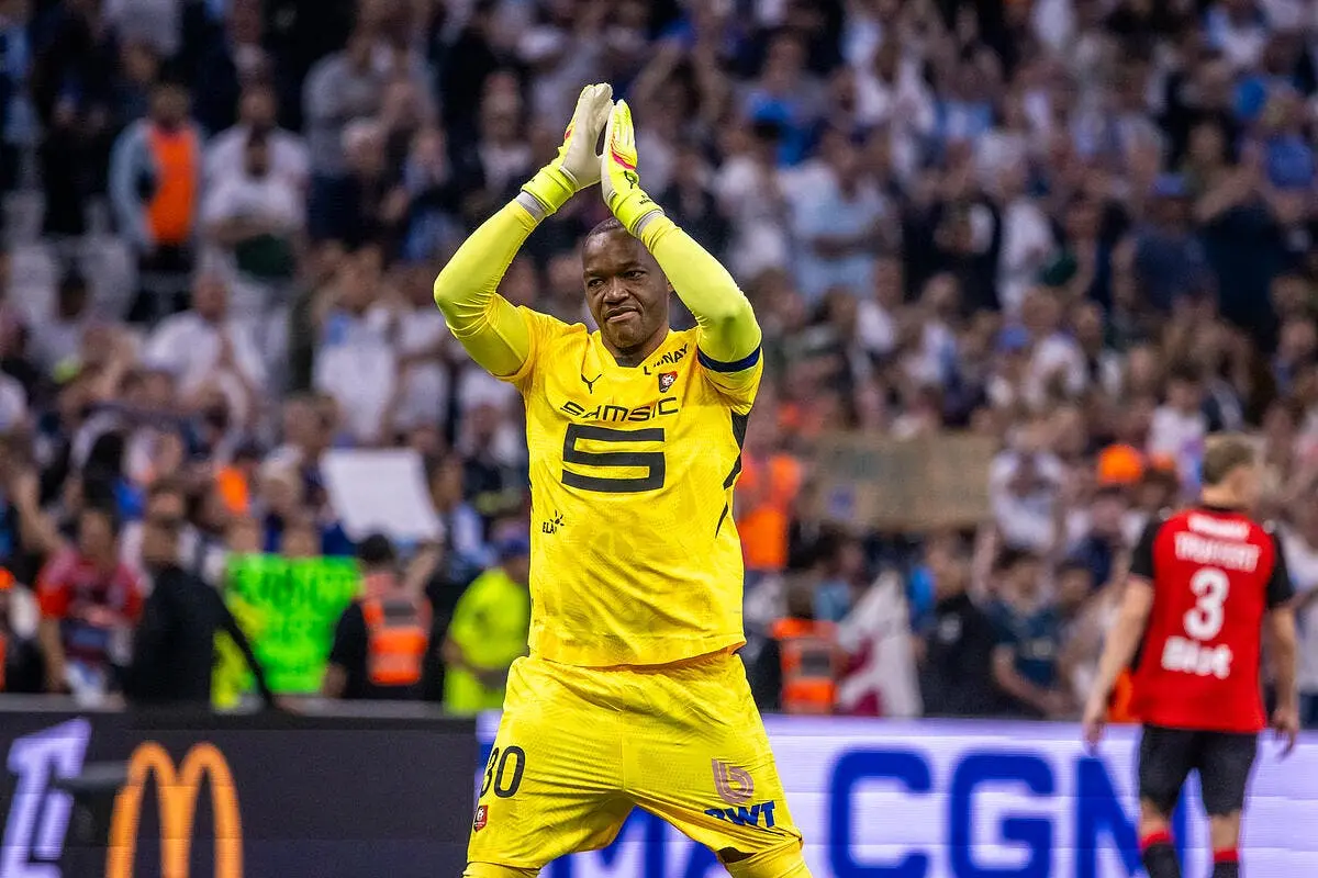 Mandanda l'assure, il croule sous les offres