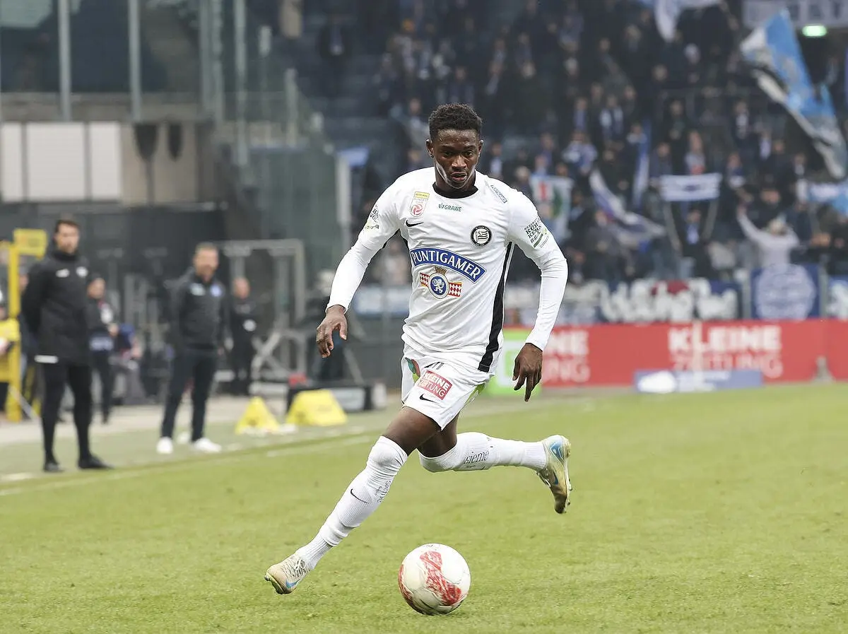Nantes officialise la signature d'un attaquant international