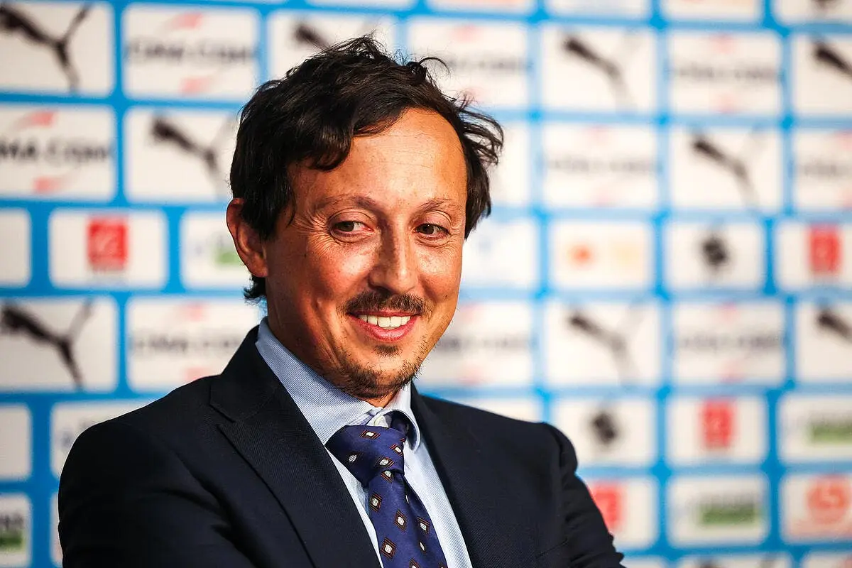 OM : Pablo Longoria tape du poing sur la table