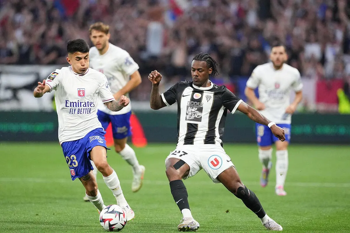 Thiago Almada reste à l'OL, le show Textor n'est pas fini