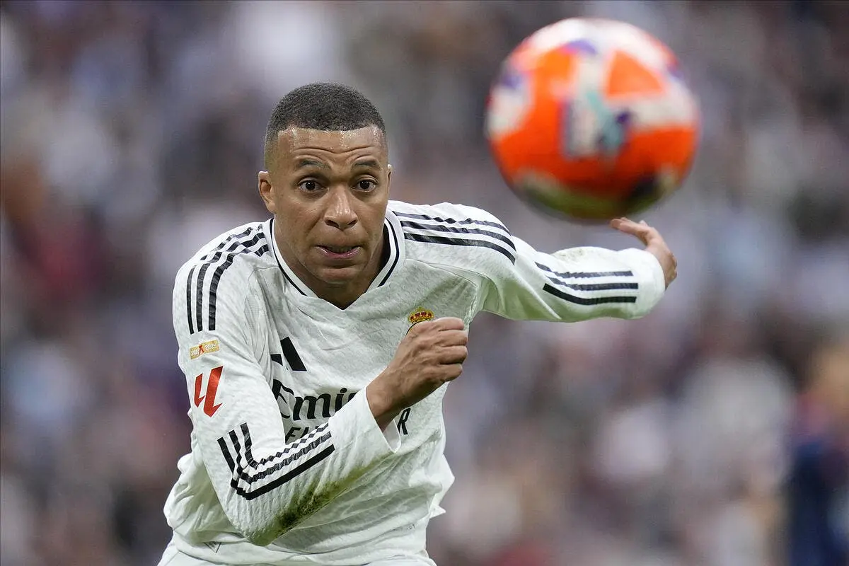 video le but splendide kylian mbappe iconsport 259381 0029 392253