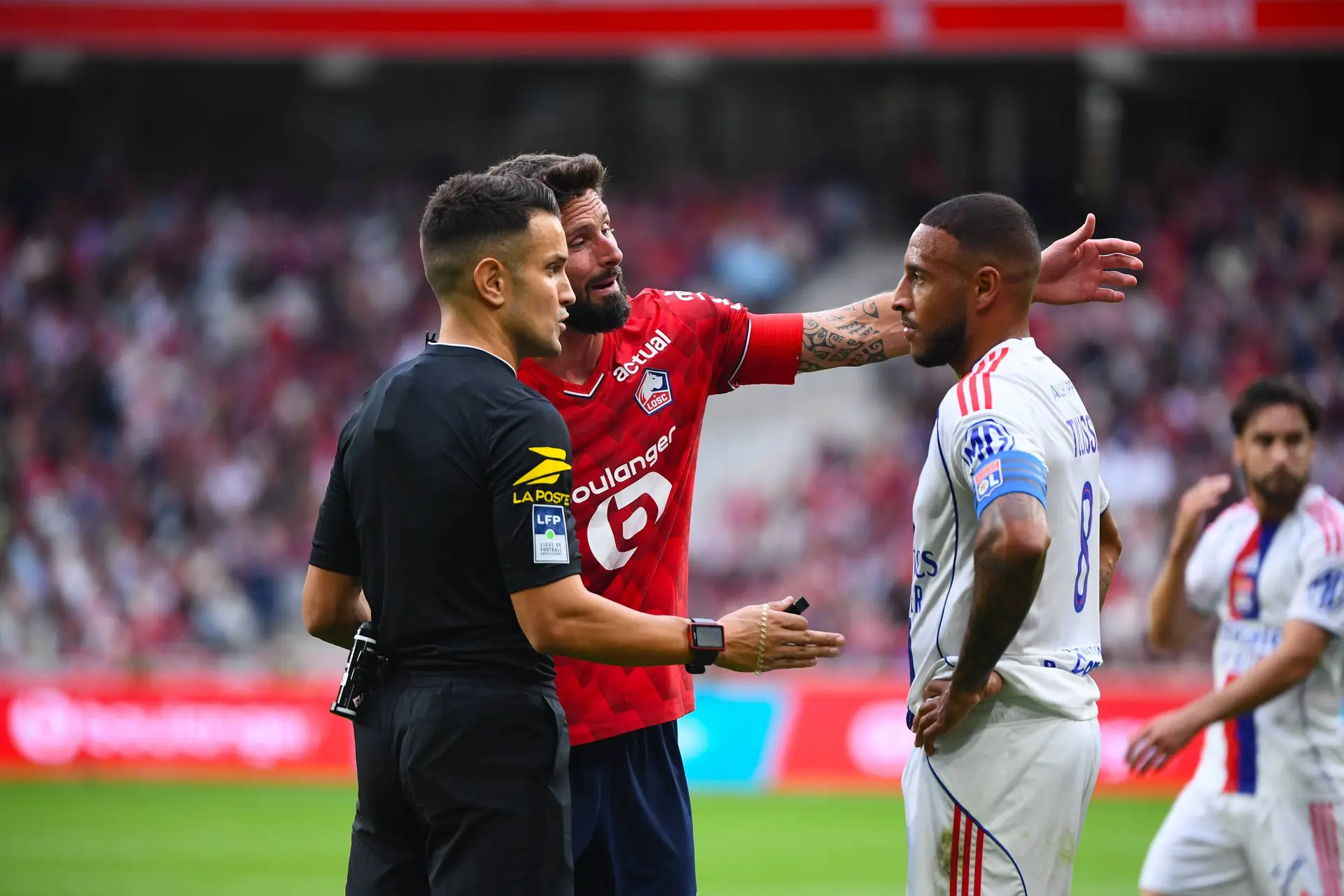 Canal+ et l’UEFA négocient, l’OL et le LOSC sauvés ?