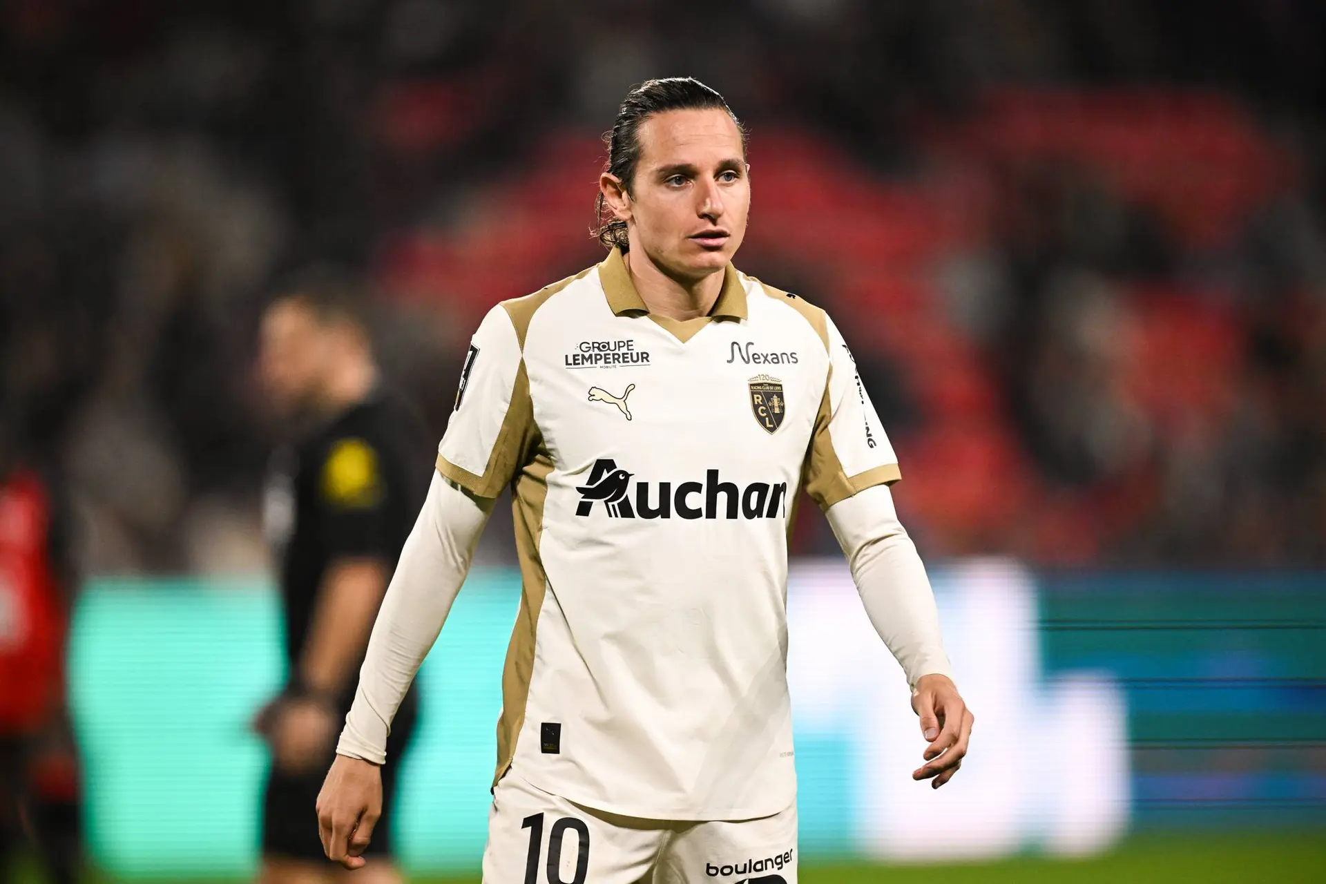 Lens : Walid Acherchour pris pour cible, il riposte