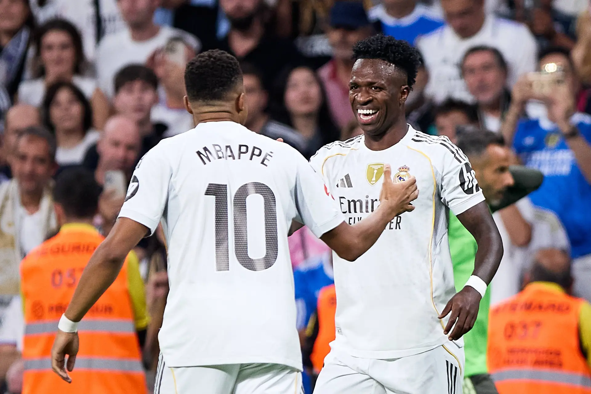 Kylian Mbappé martyrise Vinicius et l’offre au PSG