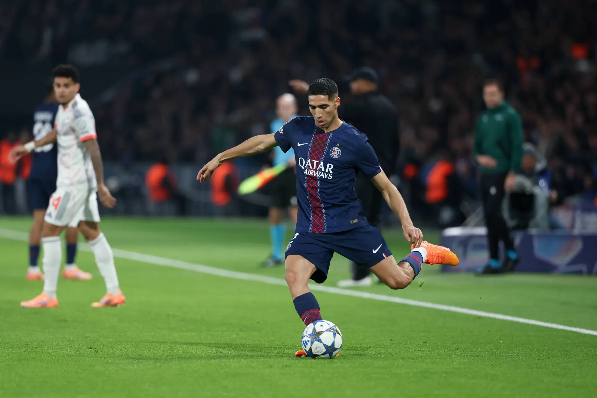 PSG : Hakimi salement blessé par Luis Diaz (vidéo)