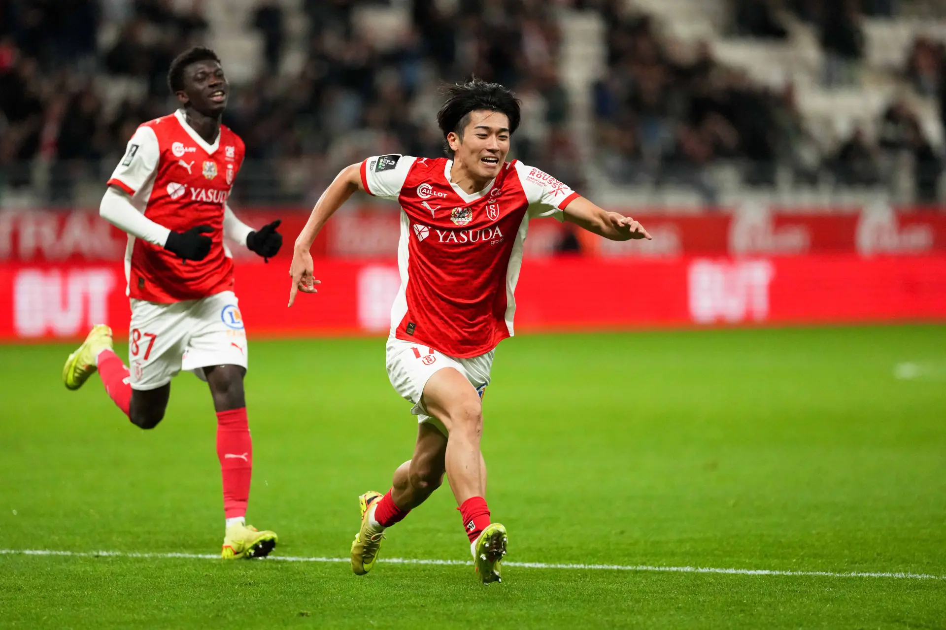 L2 : Reims détruit Laval et revient sur l'ASSE