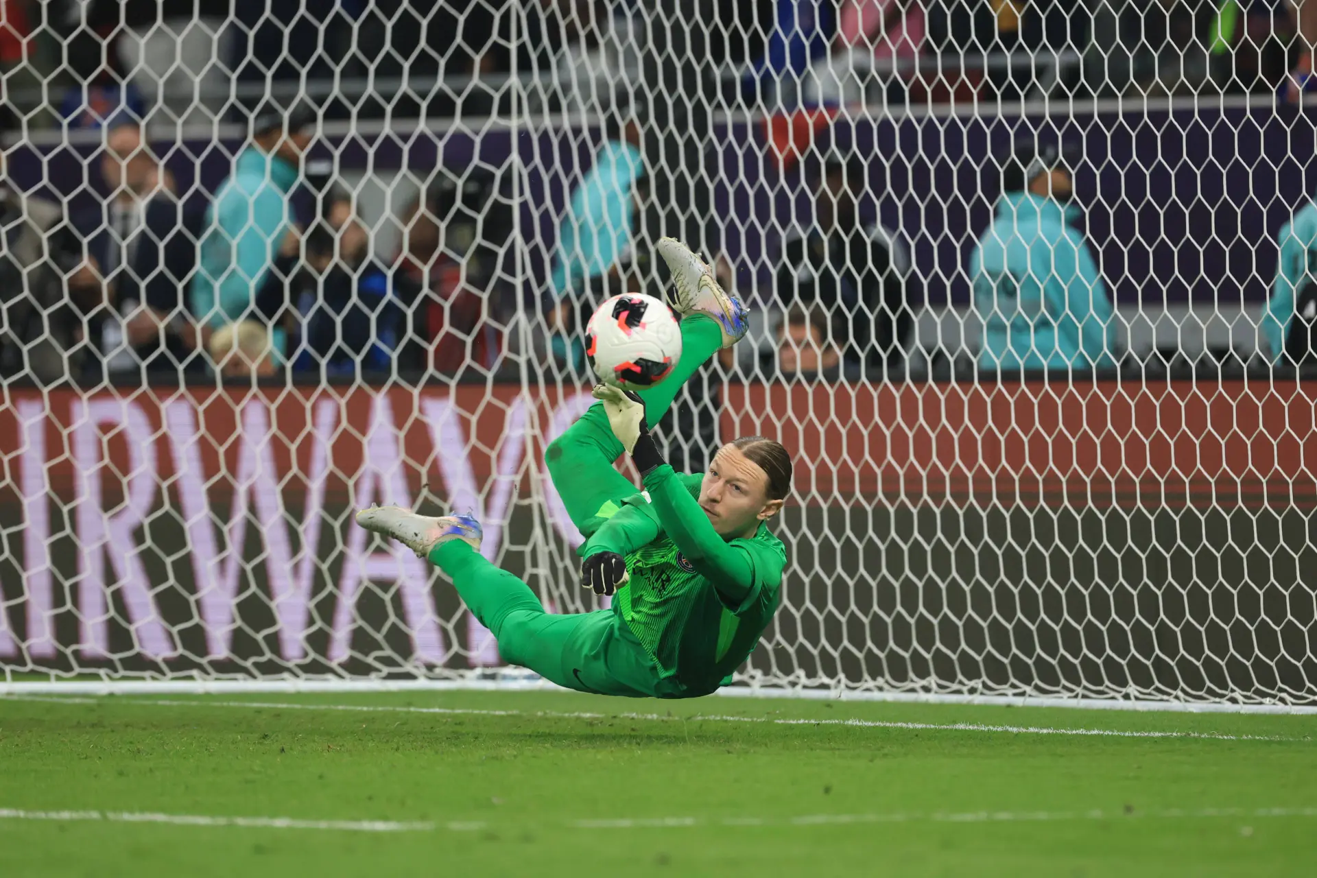 PSG : Sérieuse blessure pour Safonov