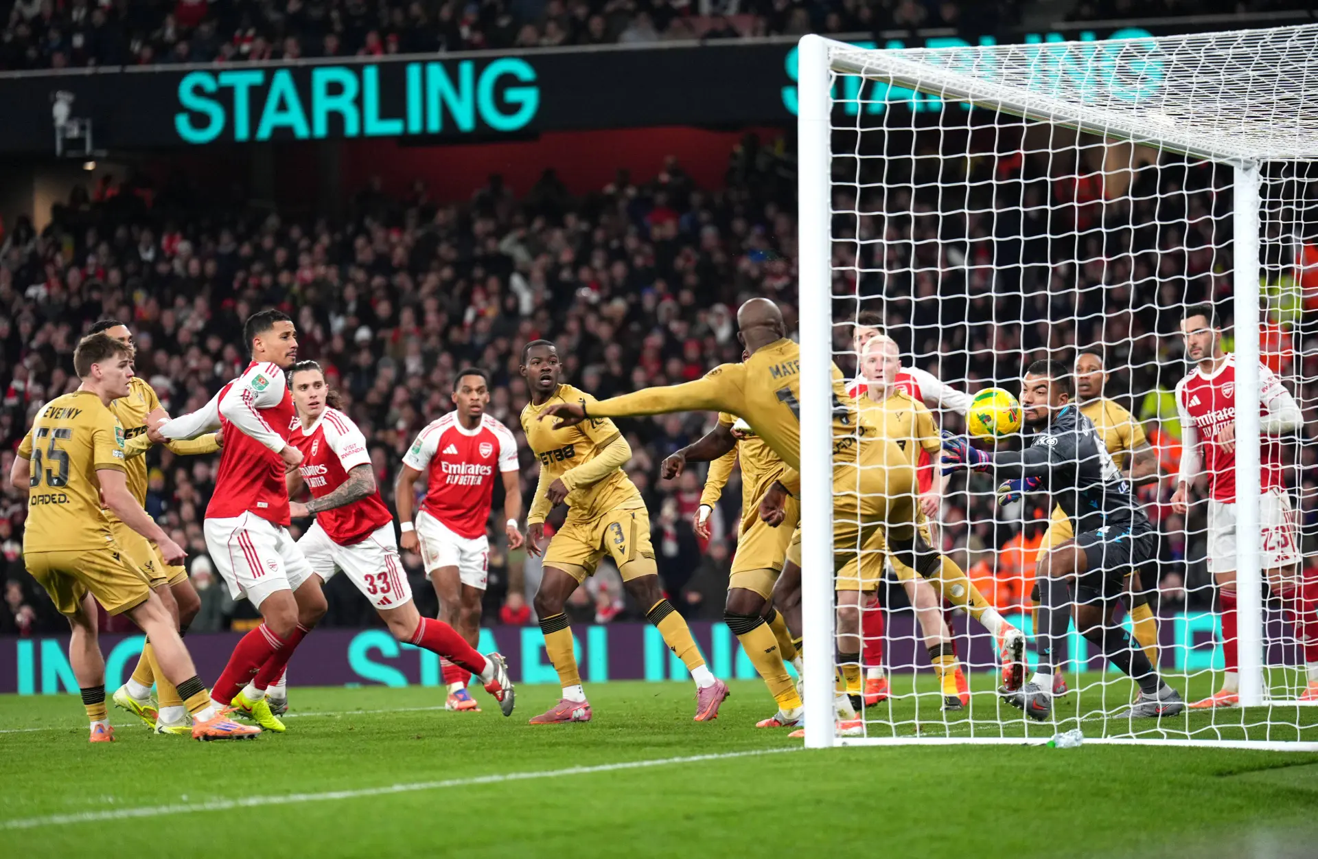 Cpe : Arsenal aidé par un Français, direction les demies