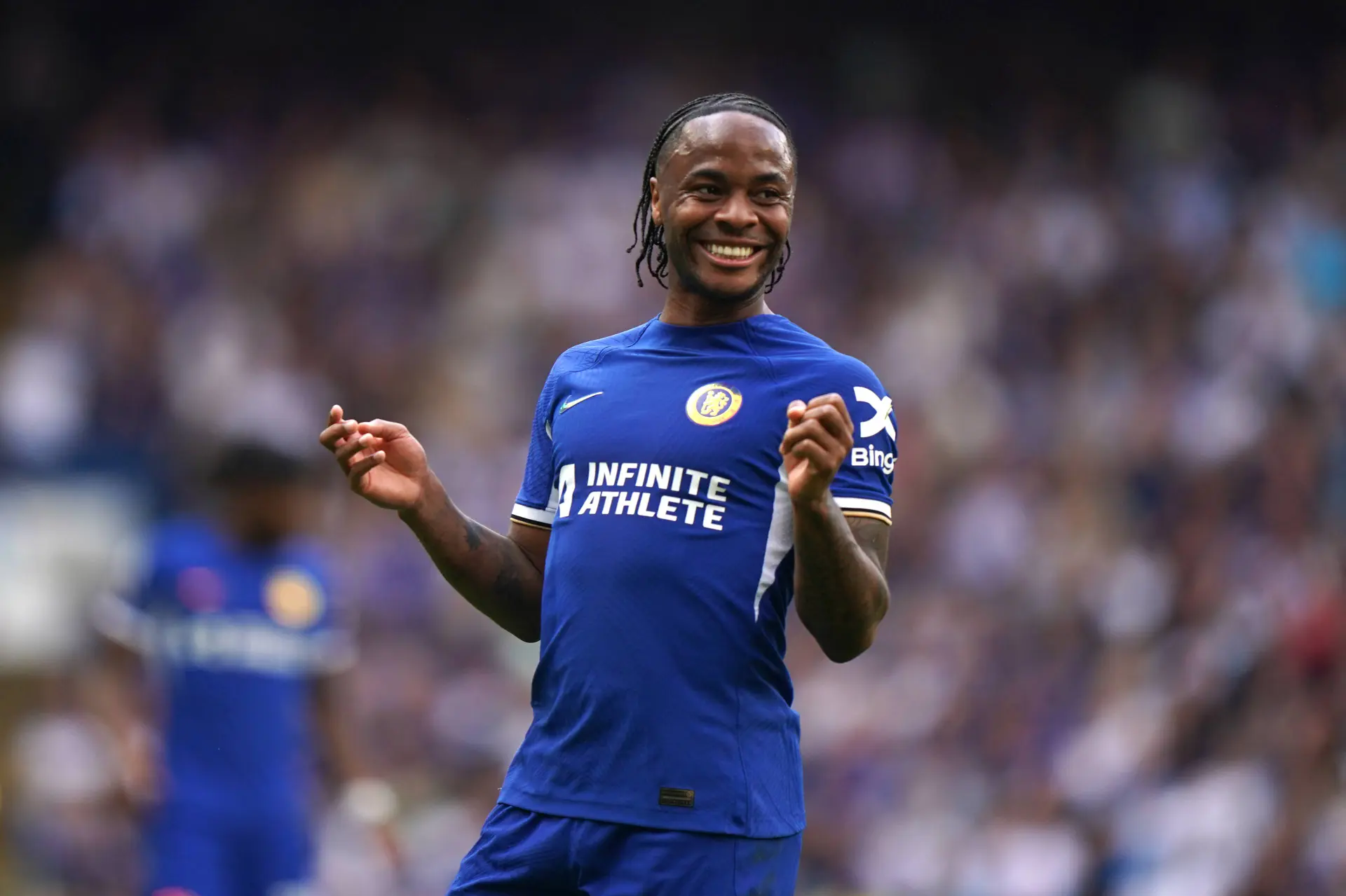 Sterling pour zéro euro en janvier, 7 clubs se renseignent
