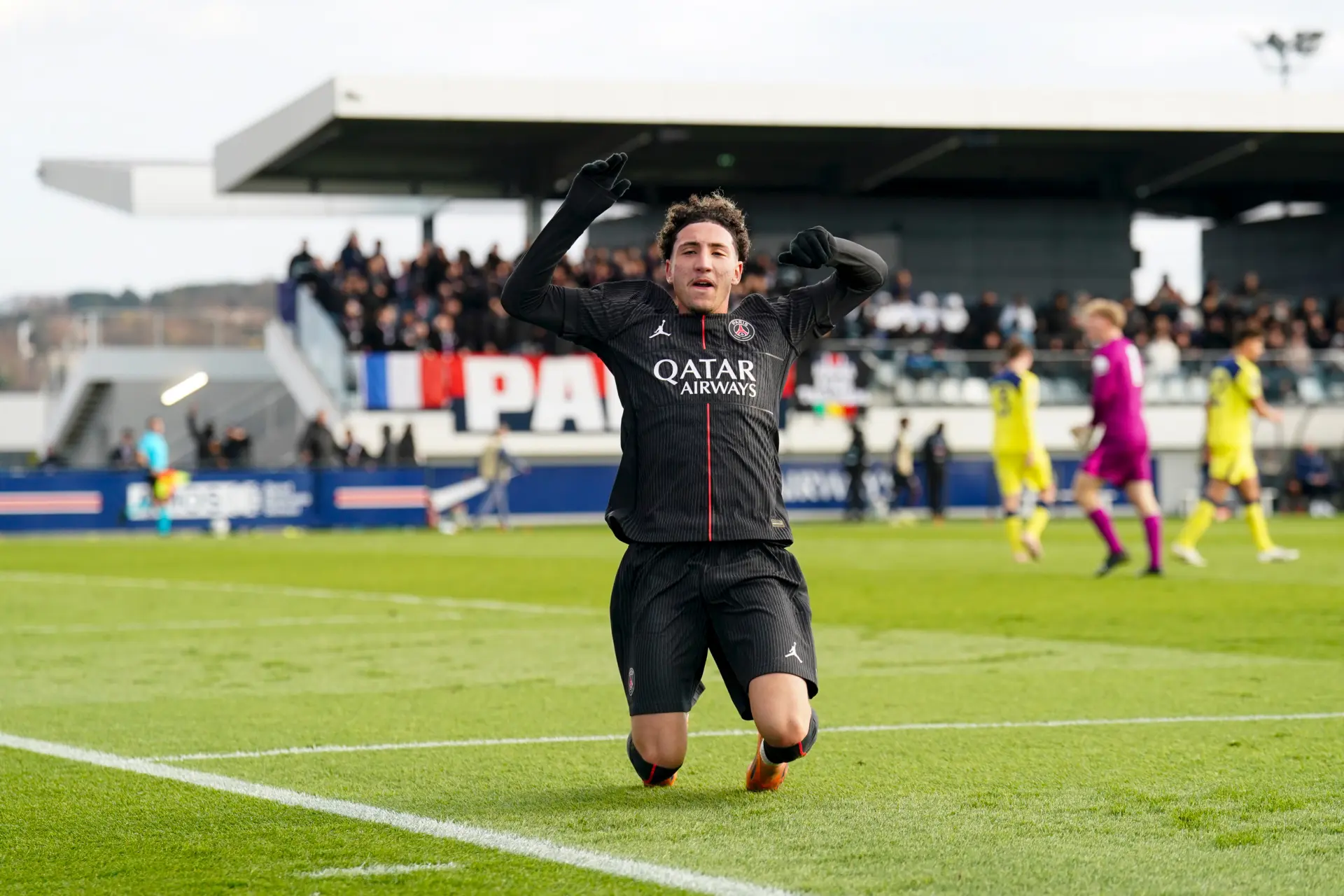 Le PSG valide la signature d'une pépite de 17 ans