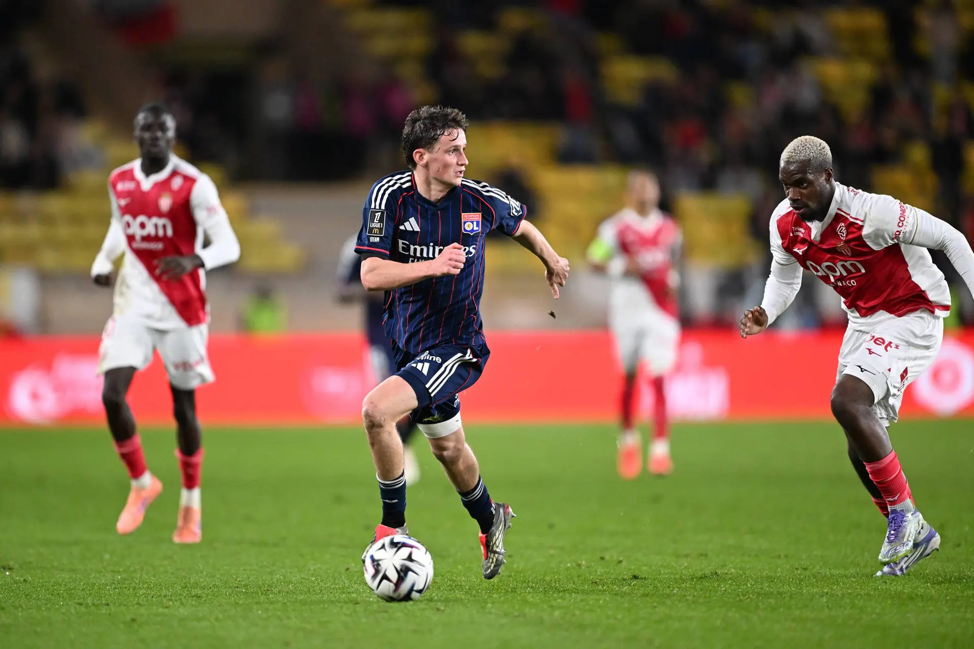 Il refuse la Premier League, il ne veut que l'OL