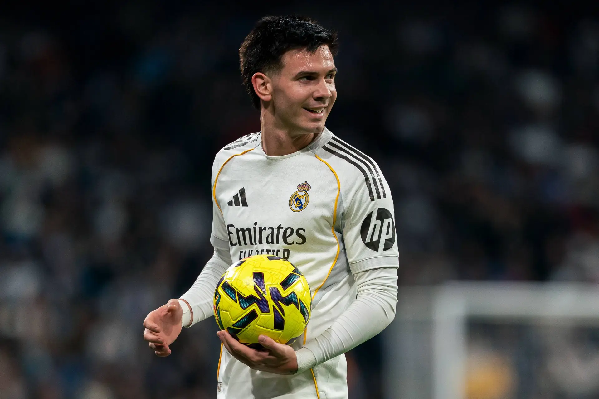 Le Real offre Mastantuono au PSG pour 60 ME