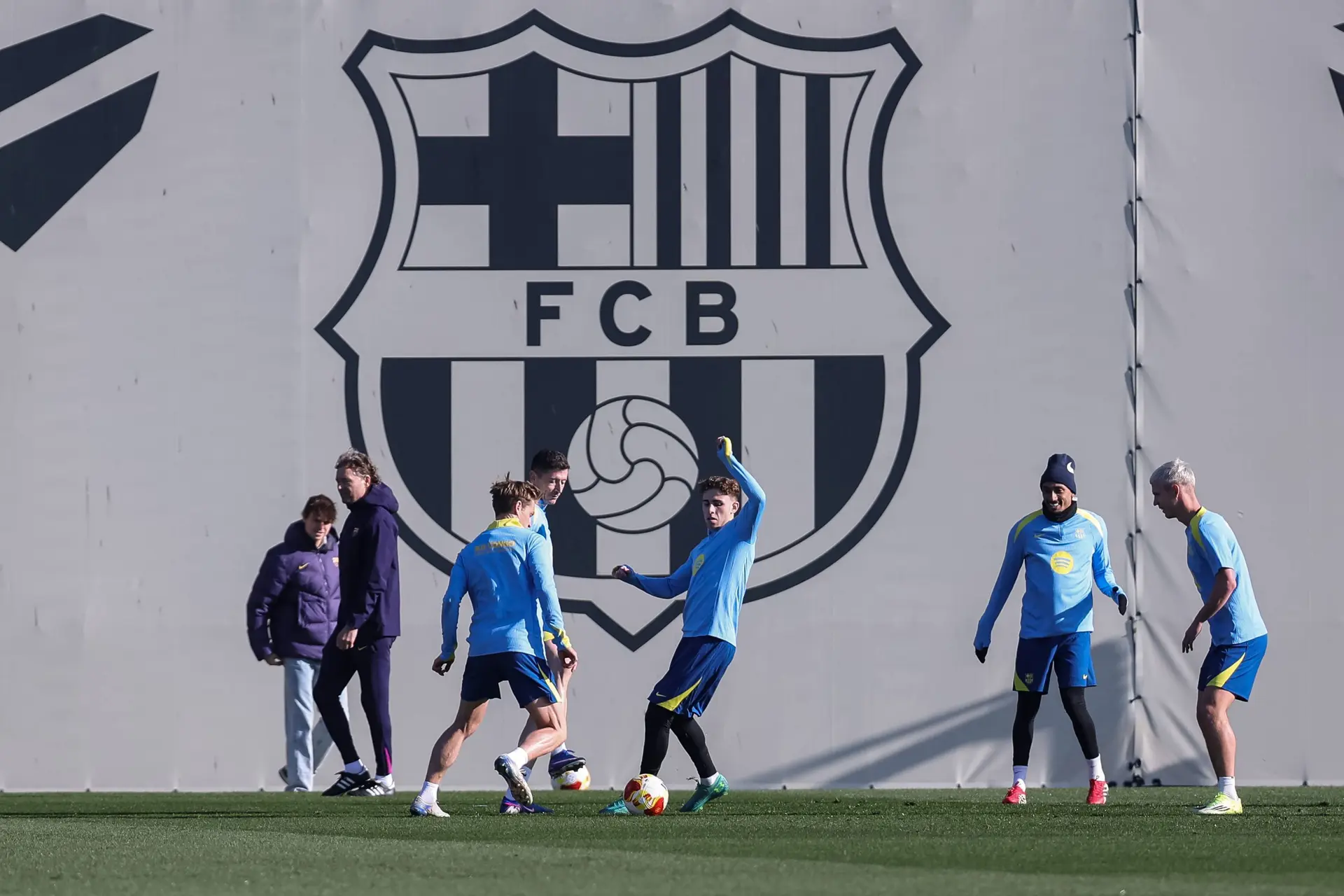 Incidents et haies d’honneur à Santander-Barça