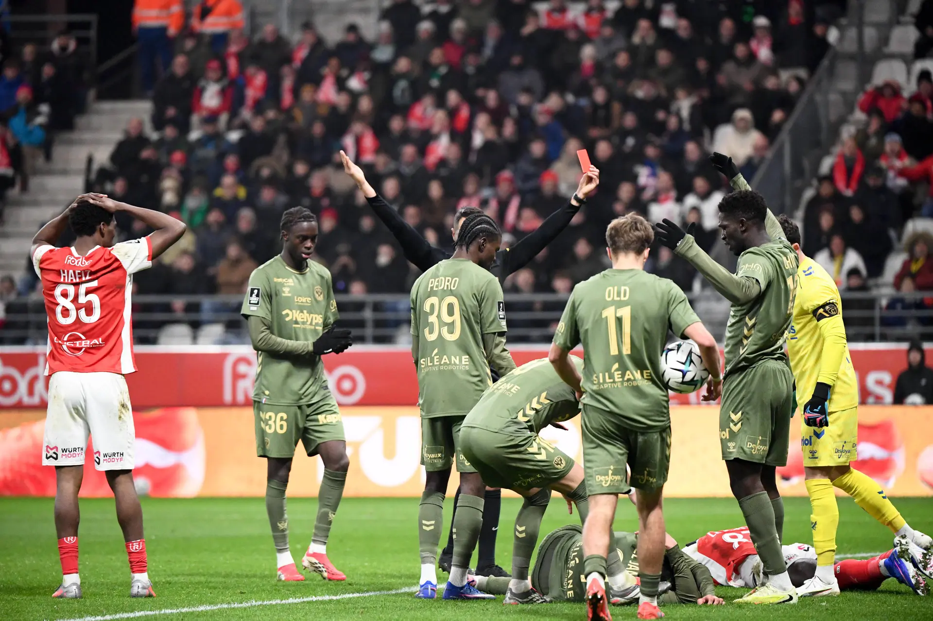 « Joueurs en boîte de nuit », ça dégénère à l’ASSE