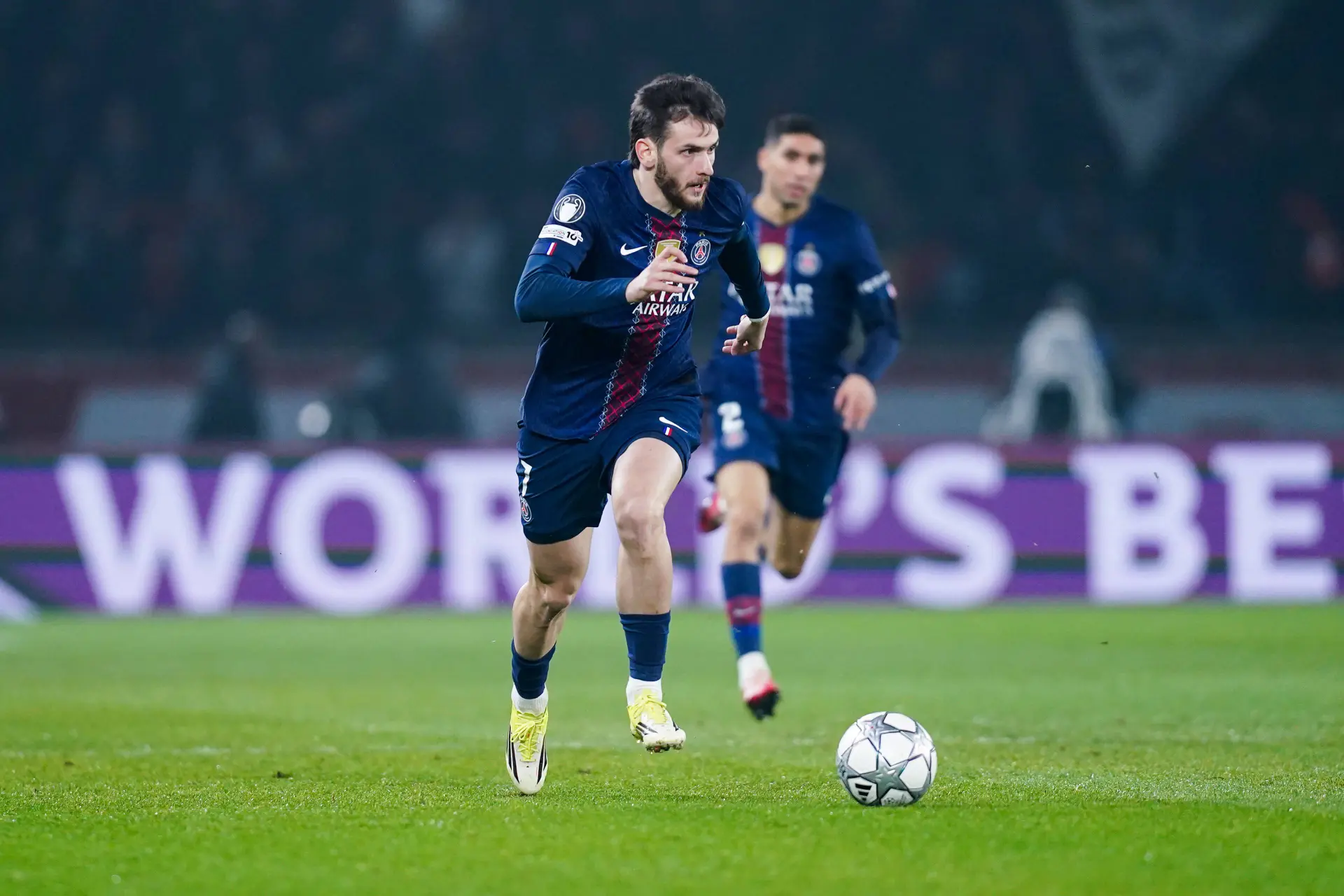 PSG : Kvaratskhelia durement touché à la cheville