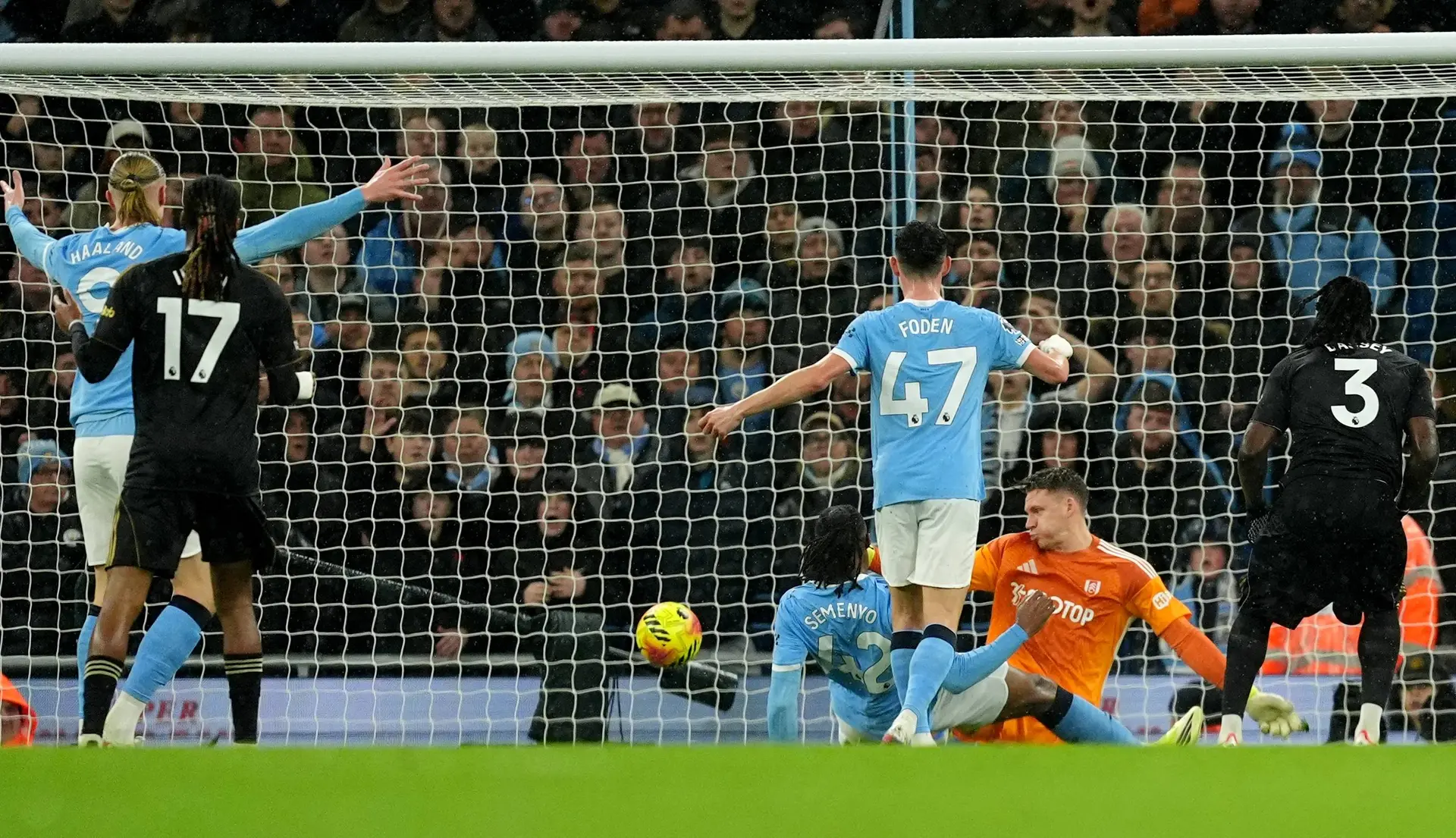 Ang : City s'amuse, Arsenal sous la menace
