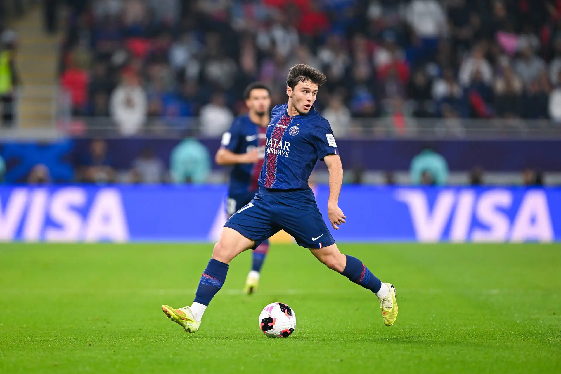 PSG : Le Barça tente un échange improbable pour João Neves