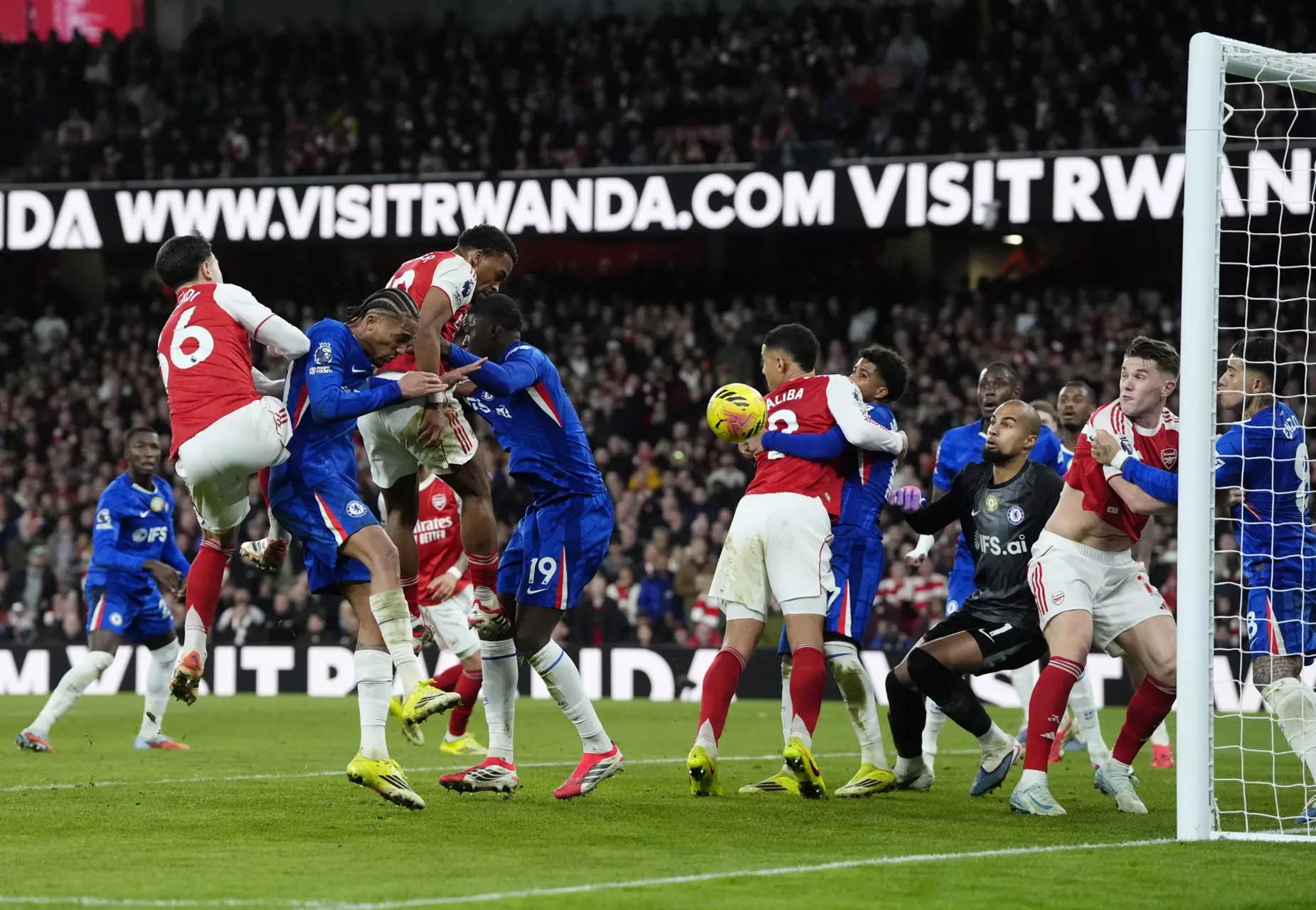PL : Arsenal s'offre Chelsea, merci les corners