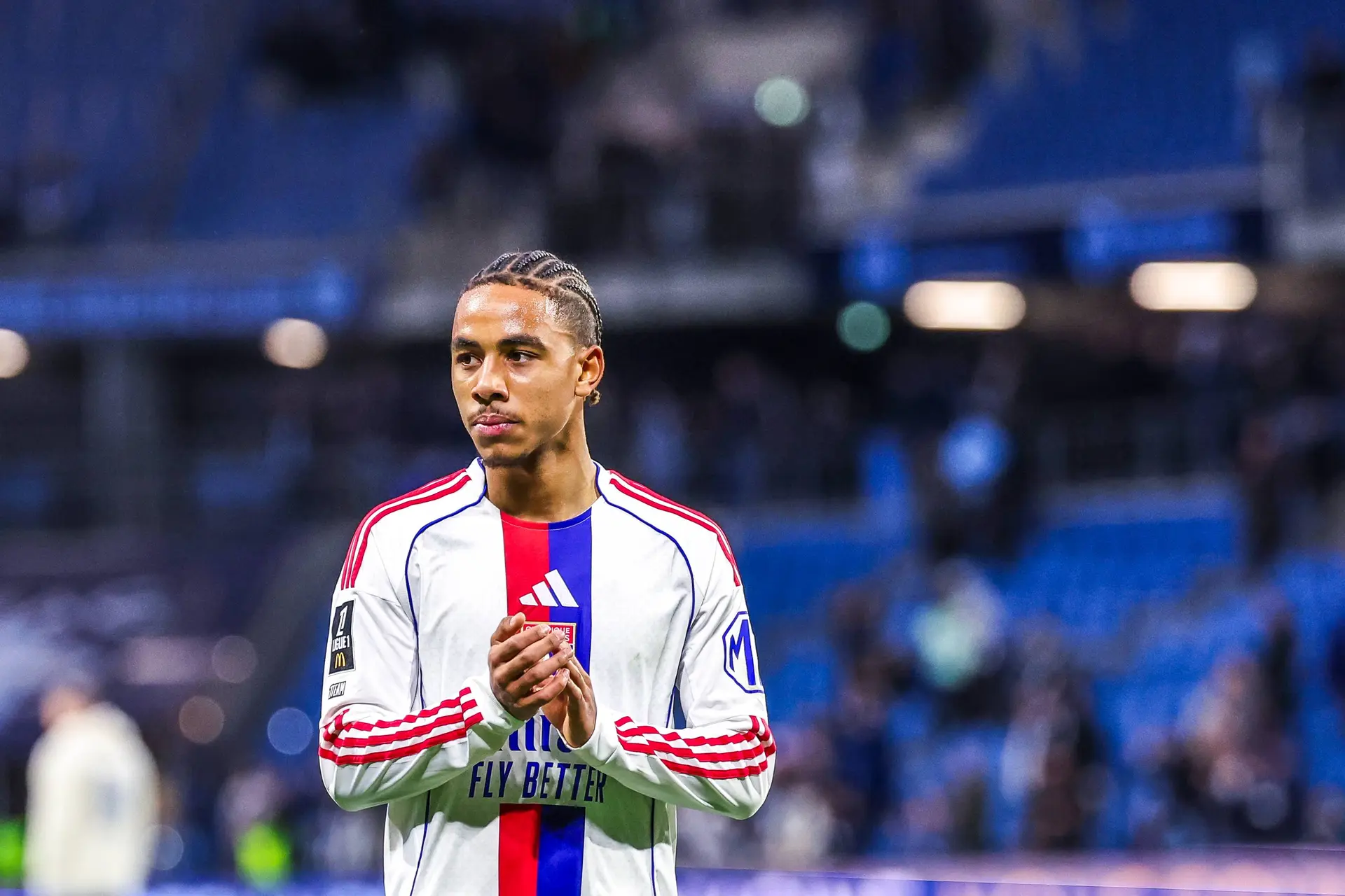Il signe à l'OL, son statut change immédiatement