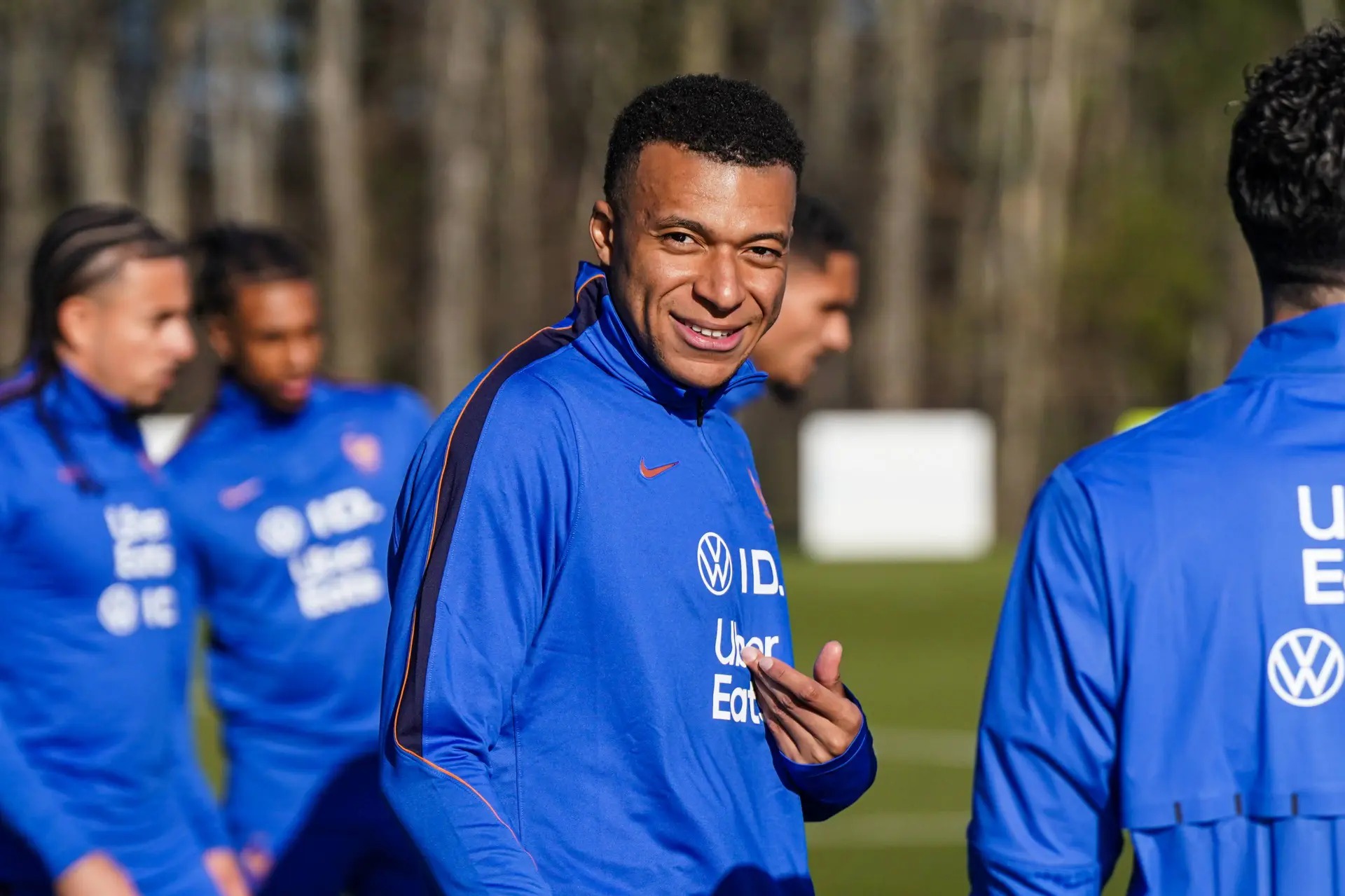 « Le mensonge n’est jamais la bonne option », Daniel Riolo incendie le Real et Mbappé