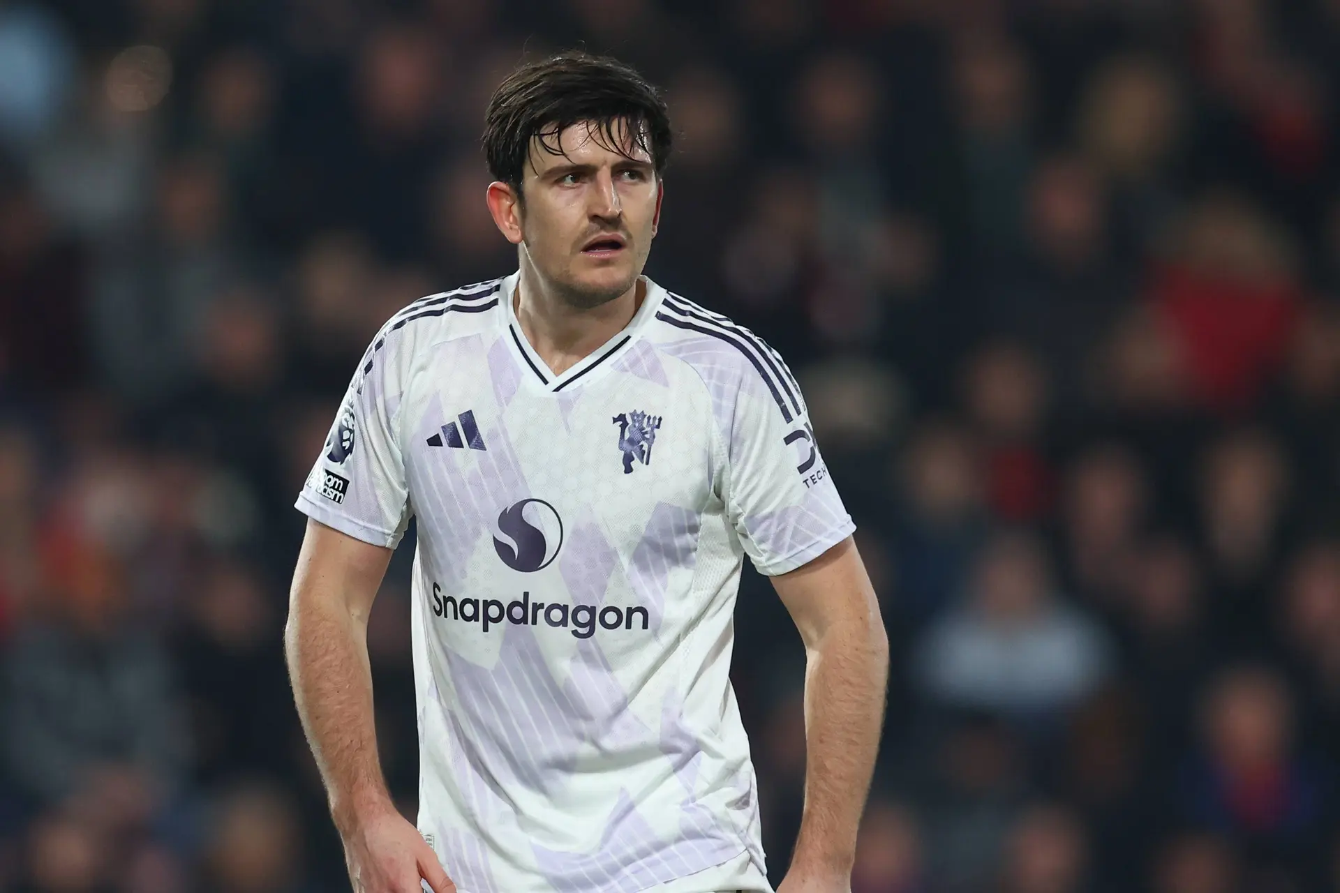 Manchester United prolonge Harry Maguire