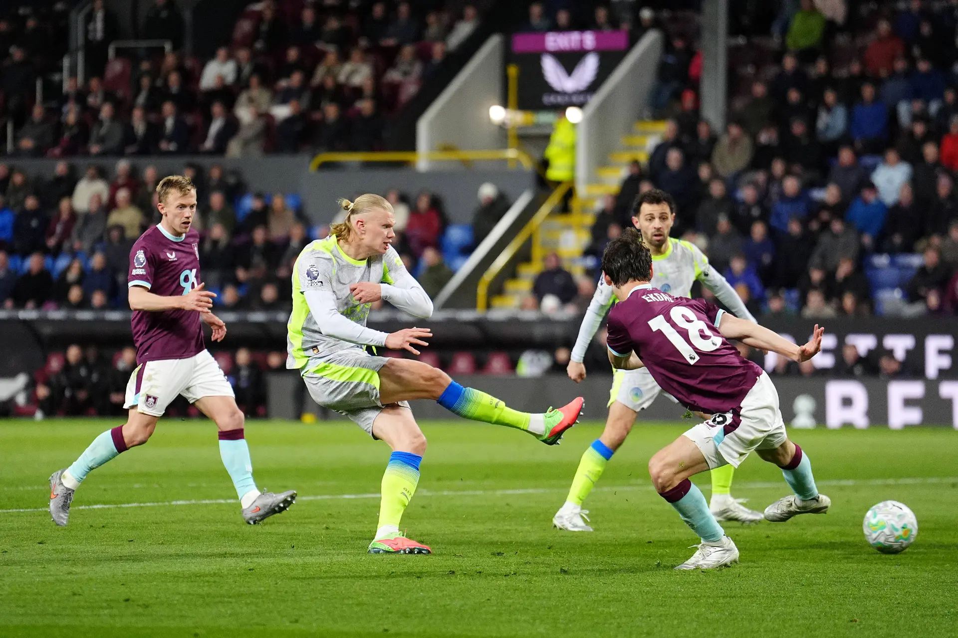 Ang : Man City gagne et devient leader !