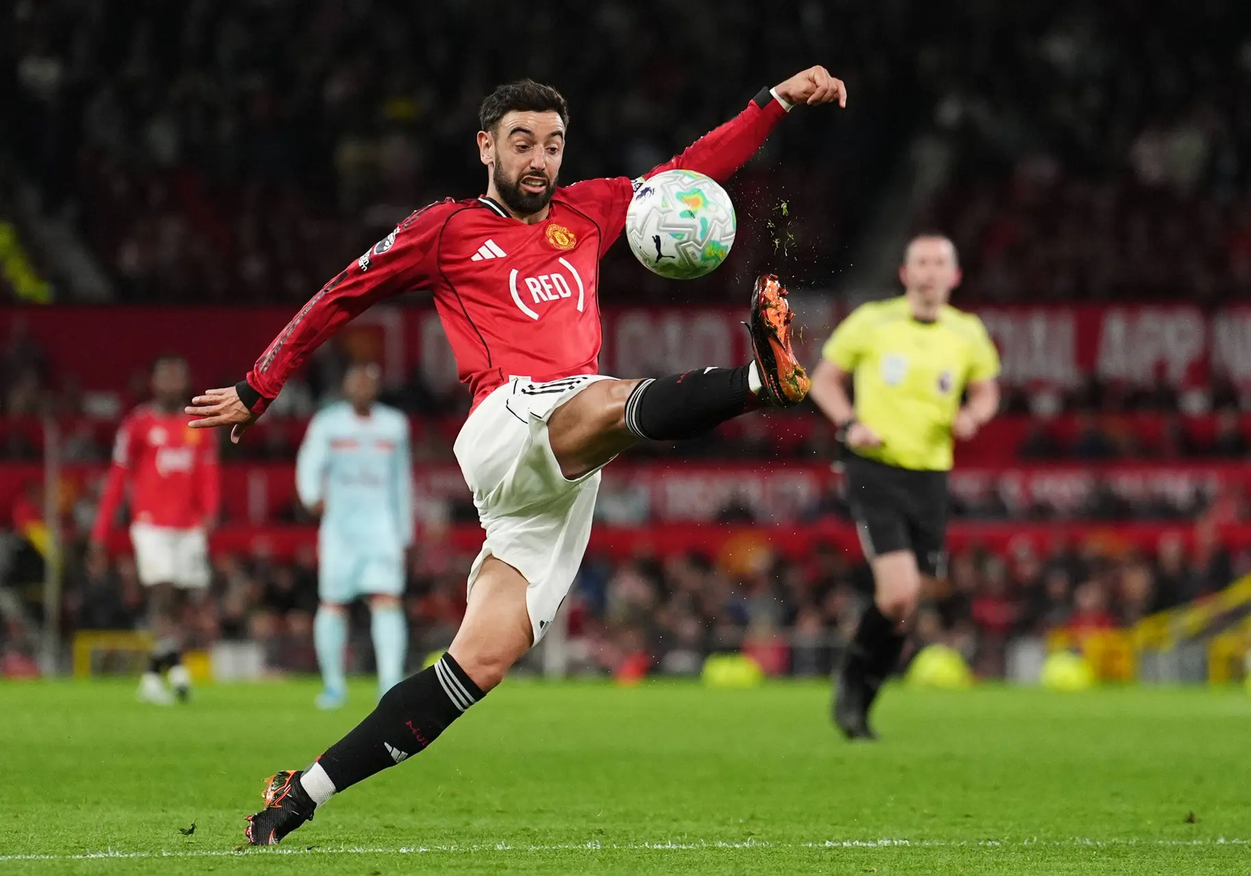 Ang : Man Utd remonte sur le podium