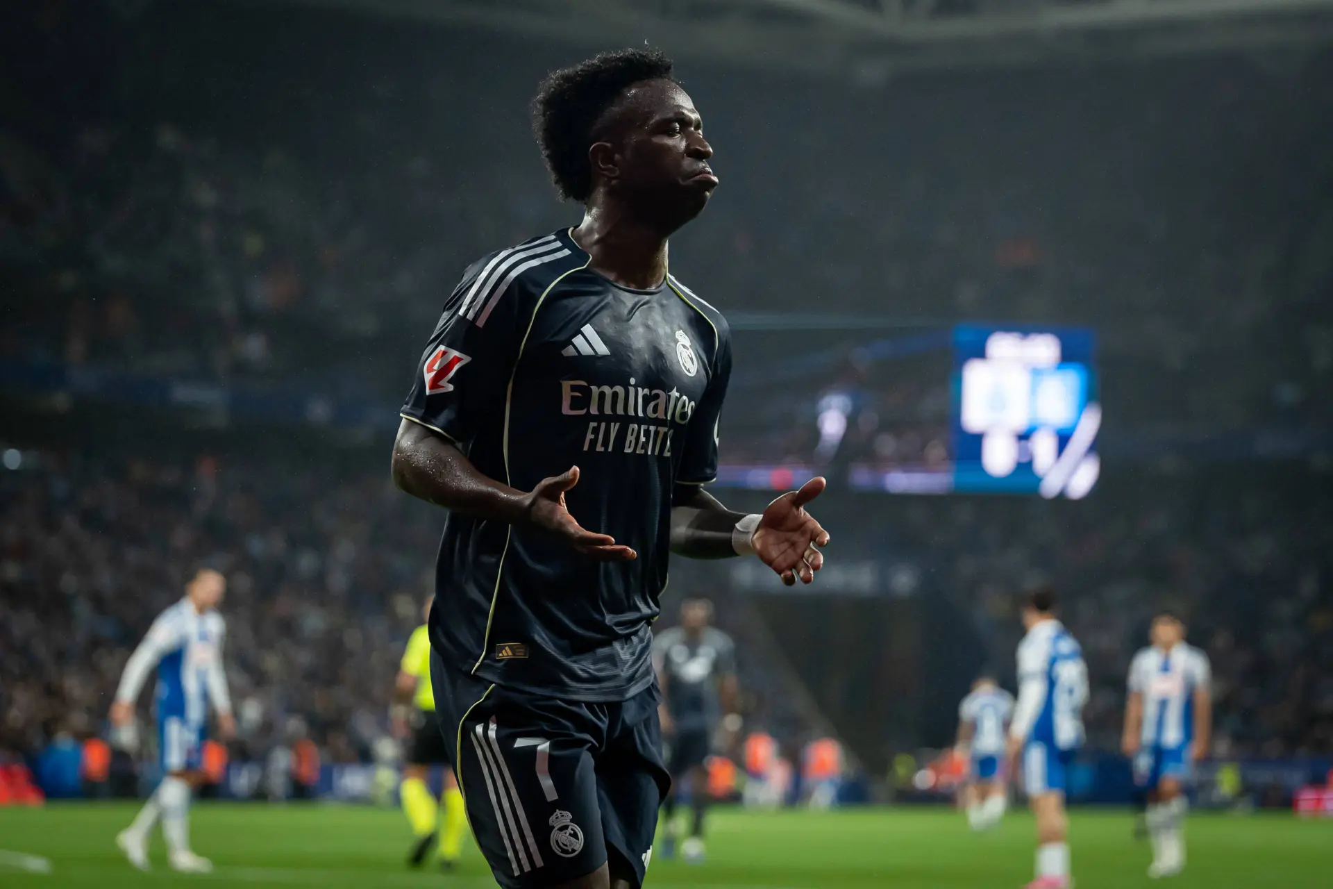 Vinicius accusé d'être la taupe du Real Madrid !