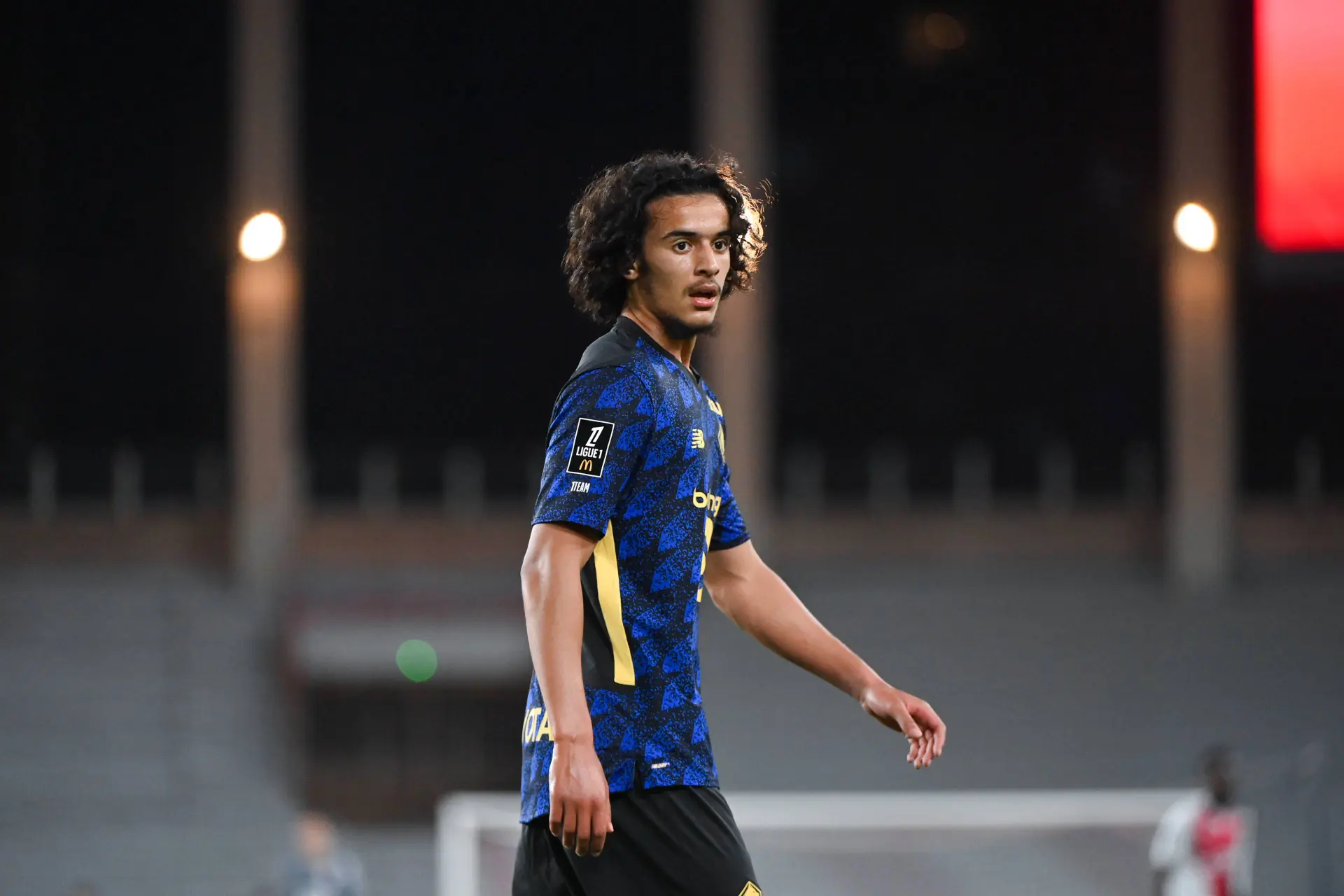PSG : Une seule recrue au milieu, Paris choisit Bouaddi