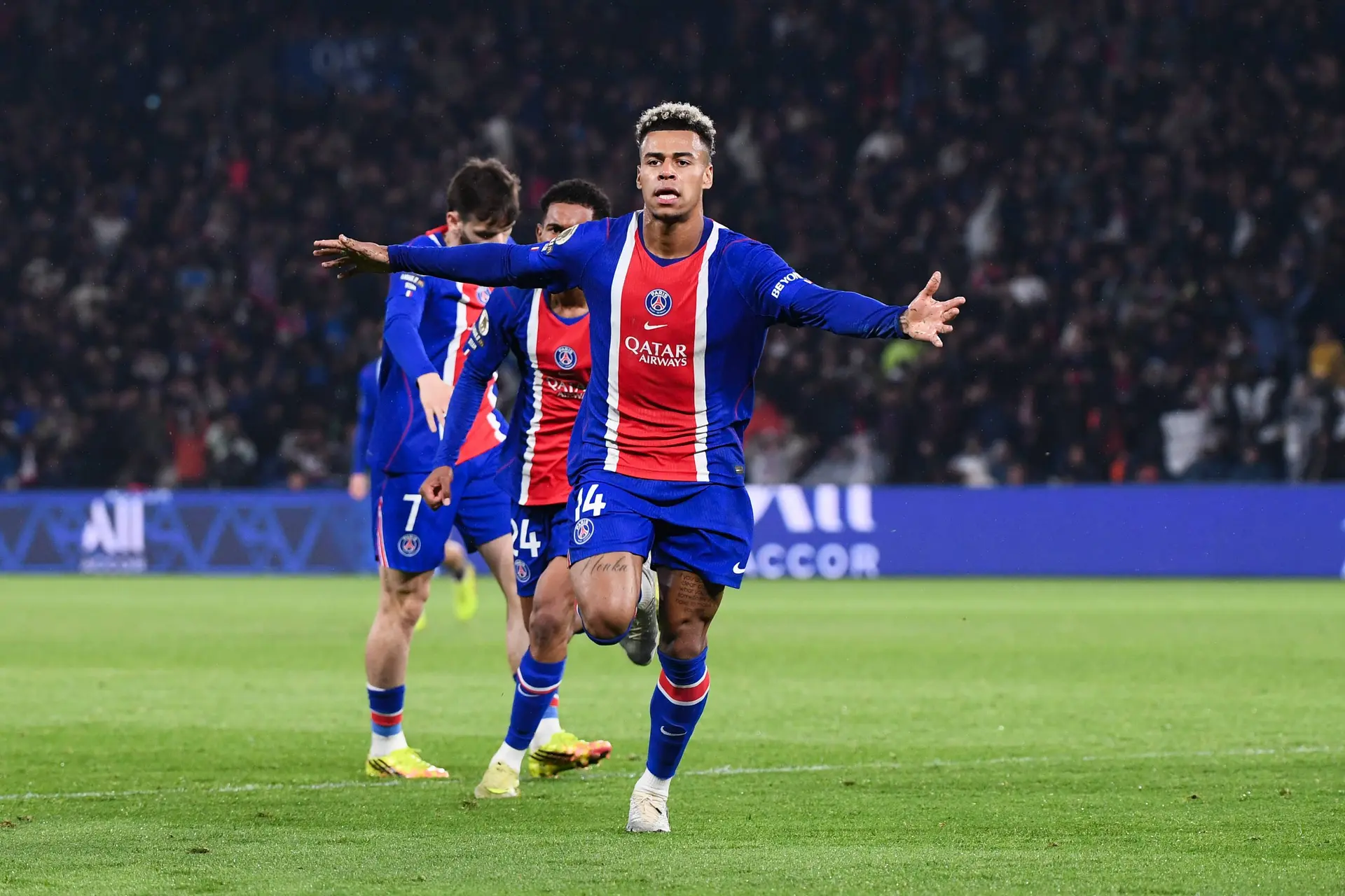 L1 : Le PSG proche du titre, l'OL lâche le podium, Auxerre met Nice dans le rouge