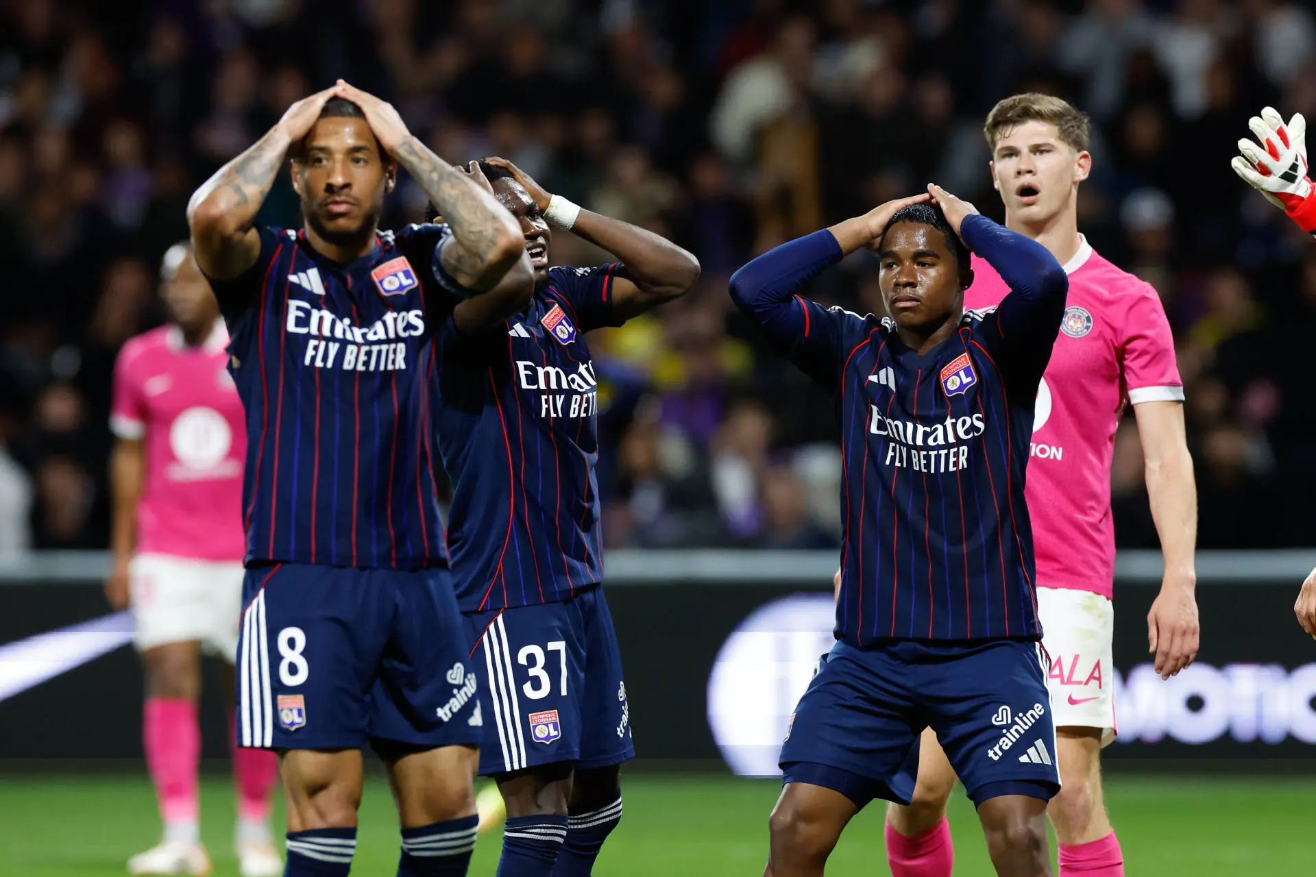 L'arbitrage a fait très mal à l'OL, il est choqué