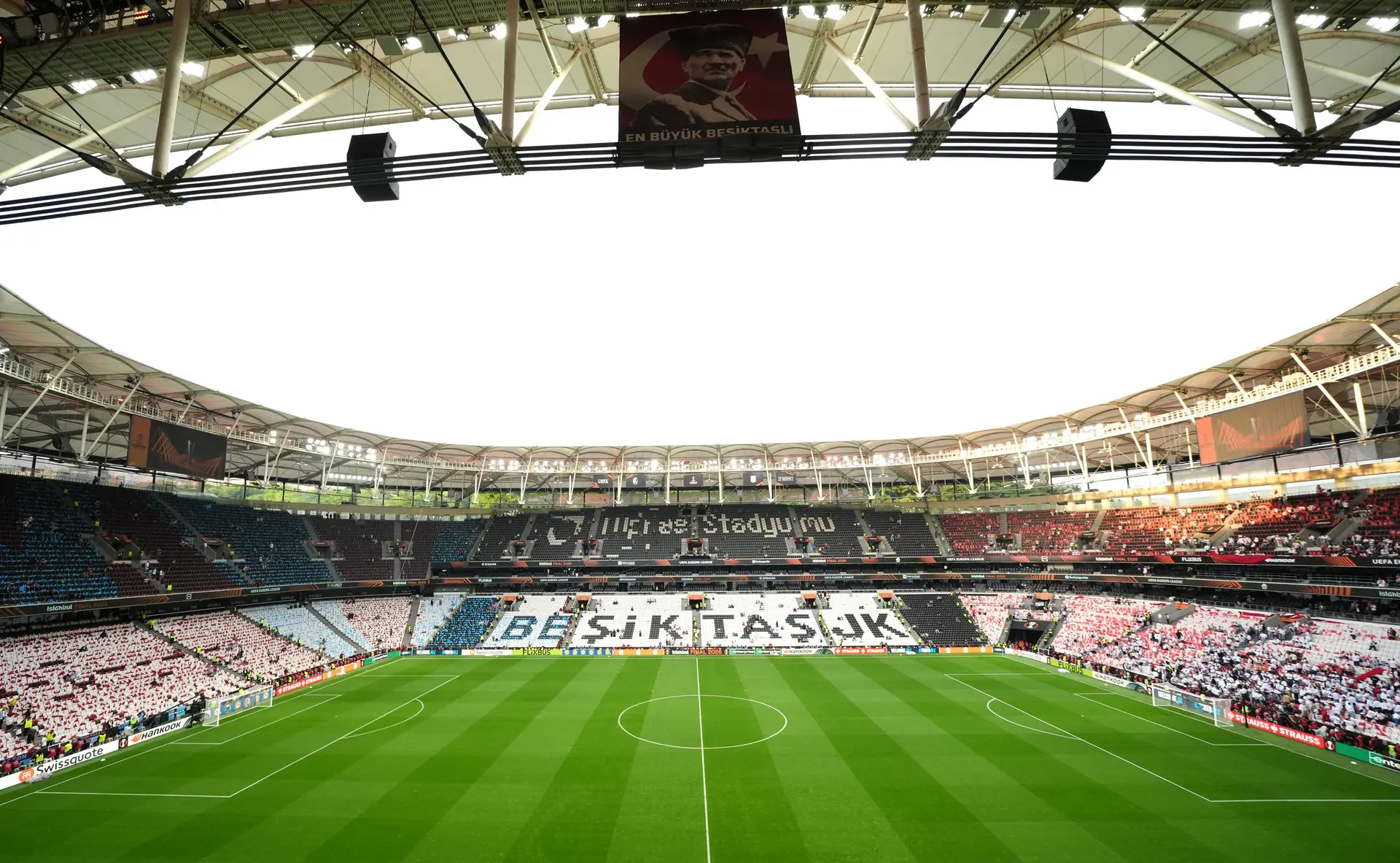 ICONSPORT_366781_0001
