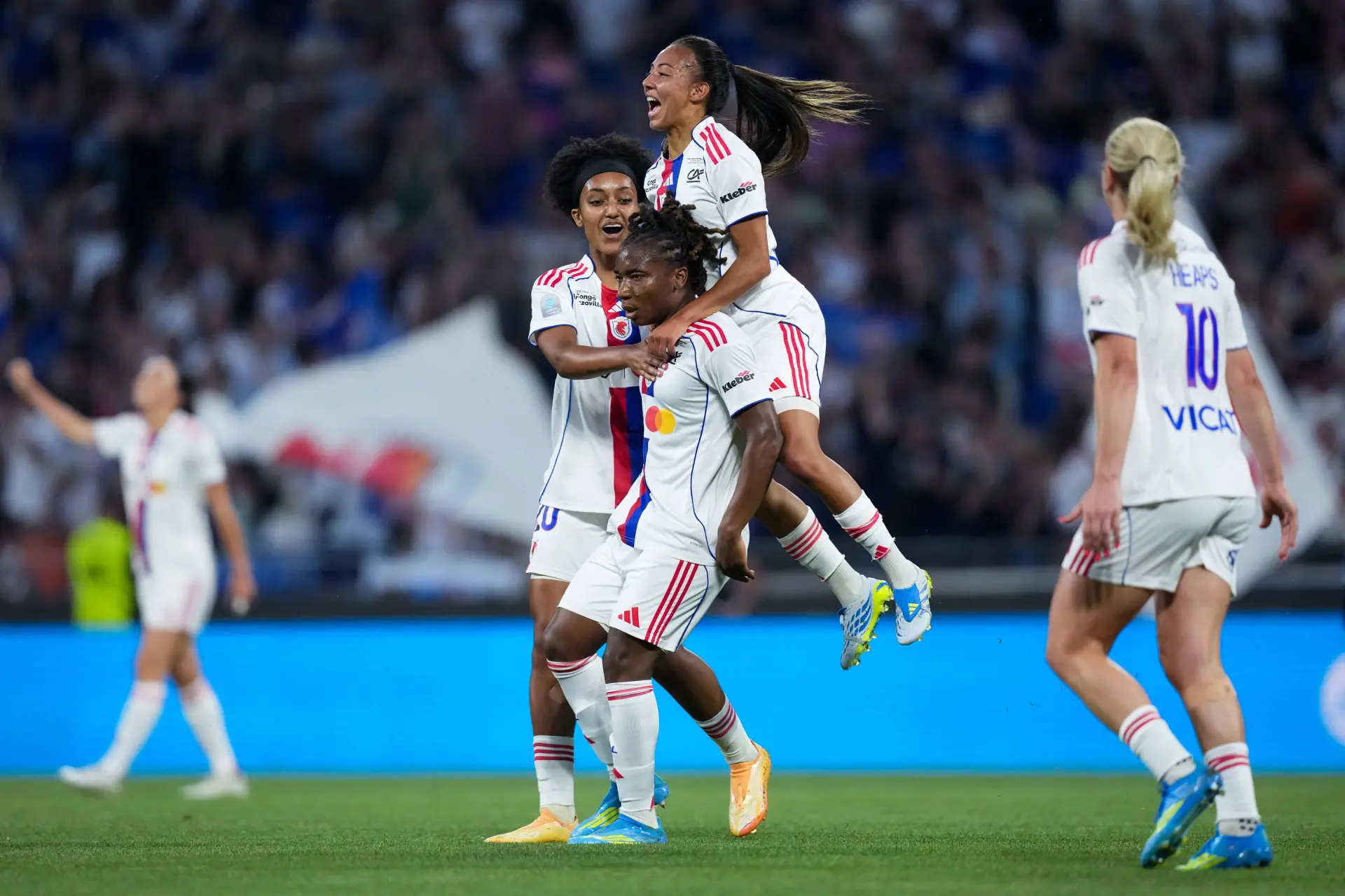 L'OL gifle le Paris FC pour gagner la D1