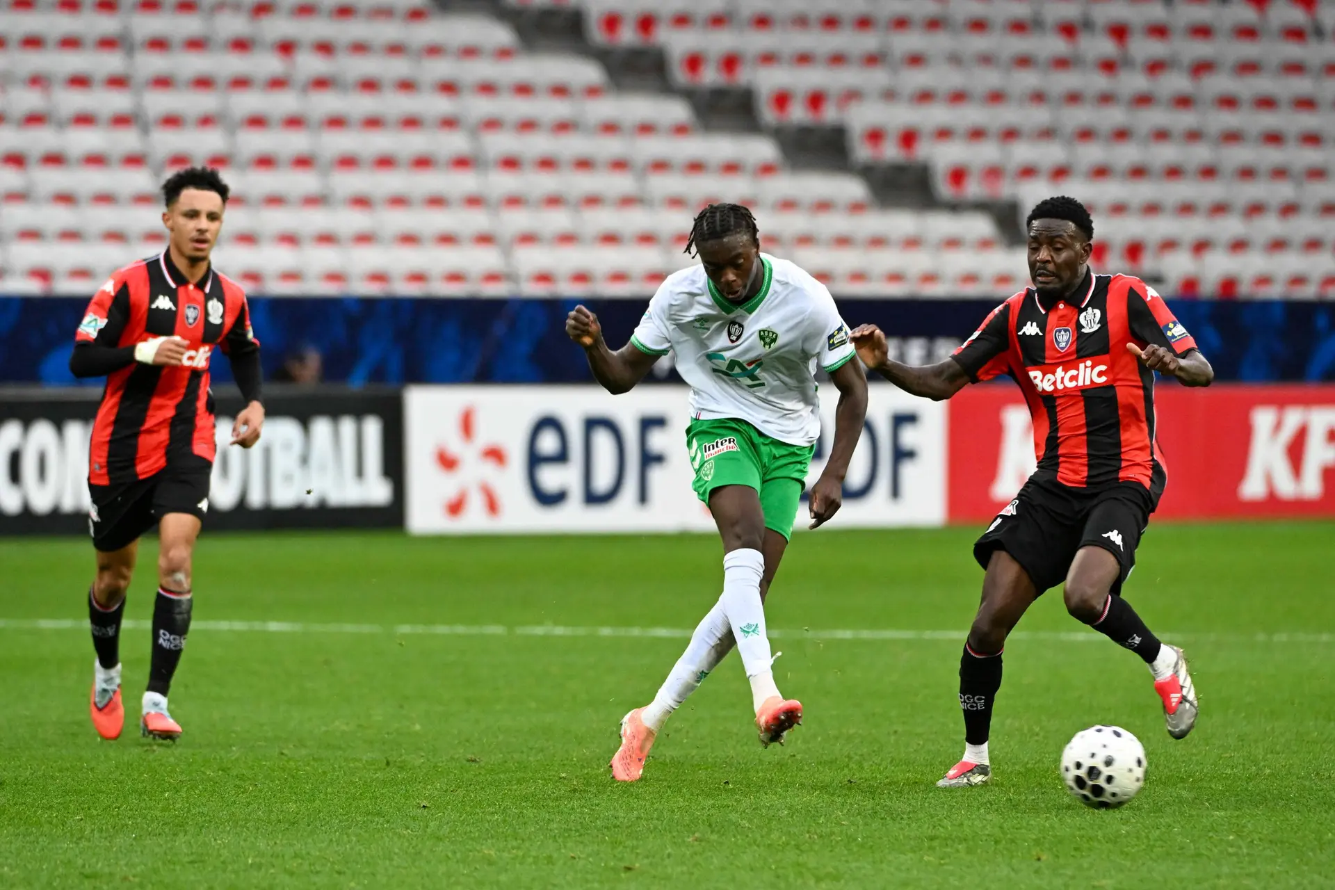 Il prolonge à l’ASSE, les supporters soulagés