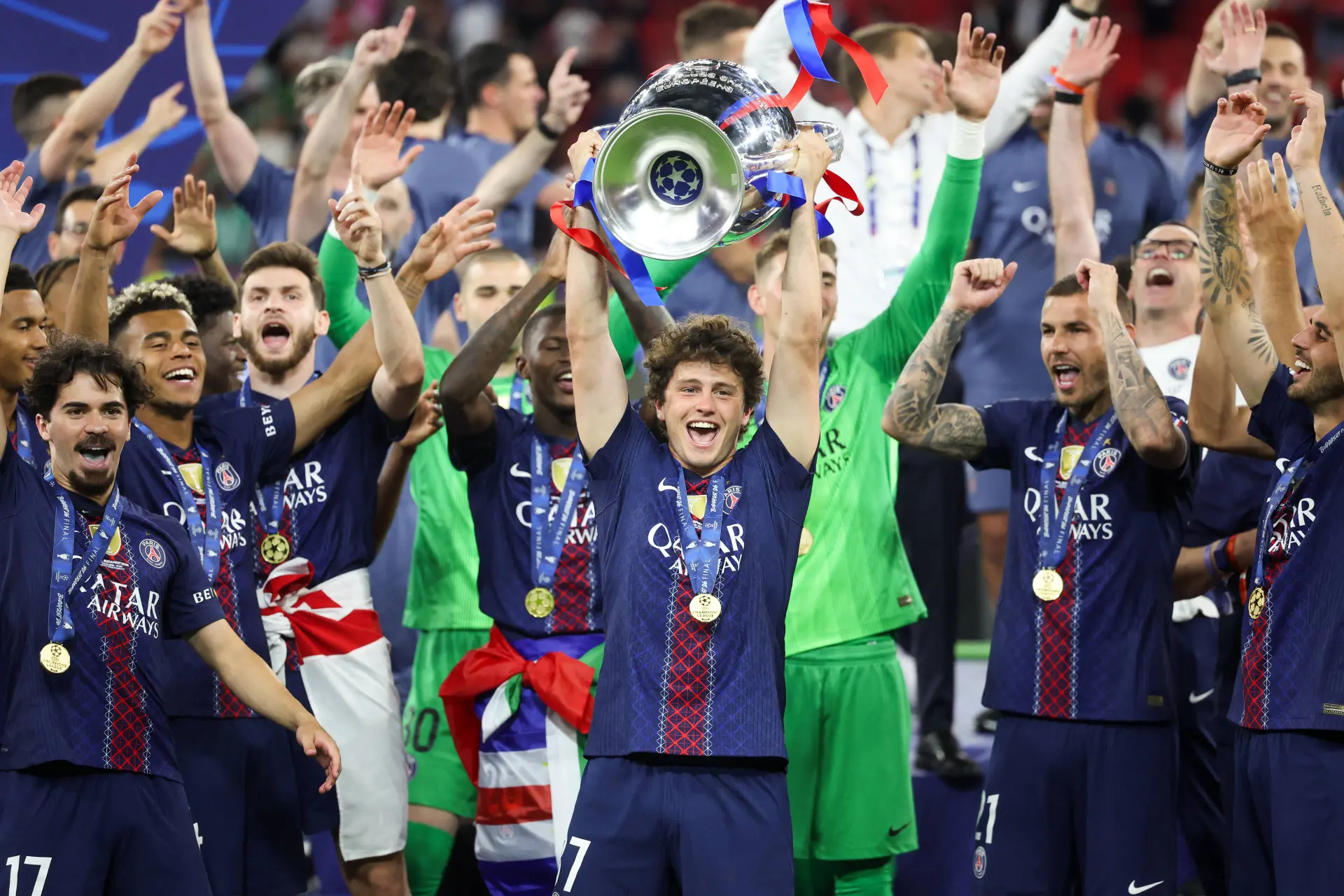 Real : Mourinho fait sa liste de courses, il y a deux joueurs du PSG