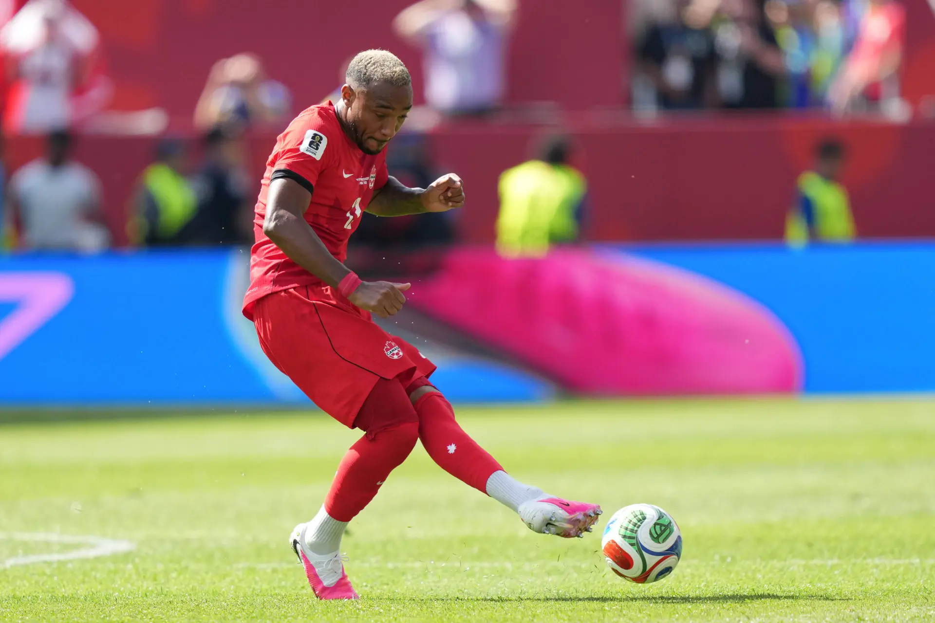 L'OM se réjouit de l'arrivée d'un international canadien