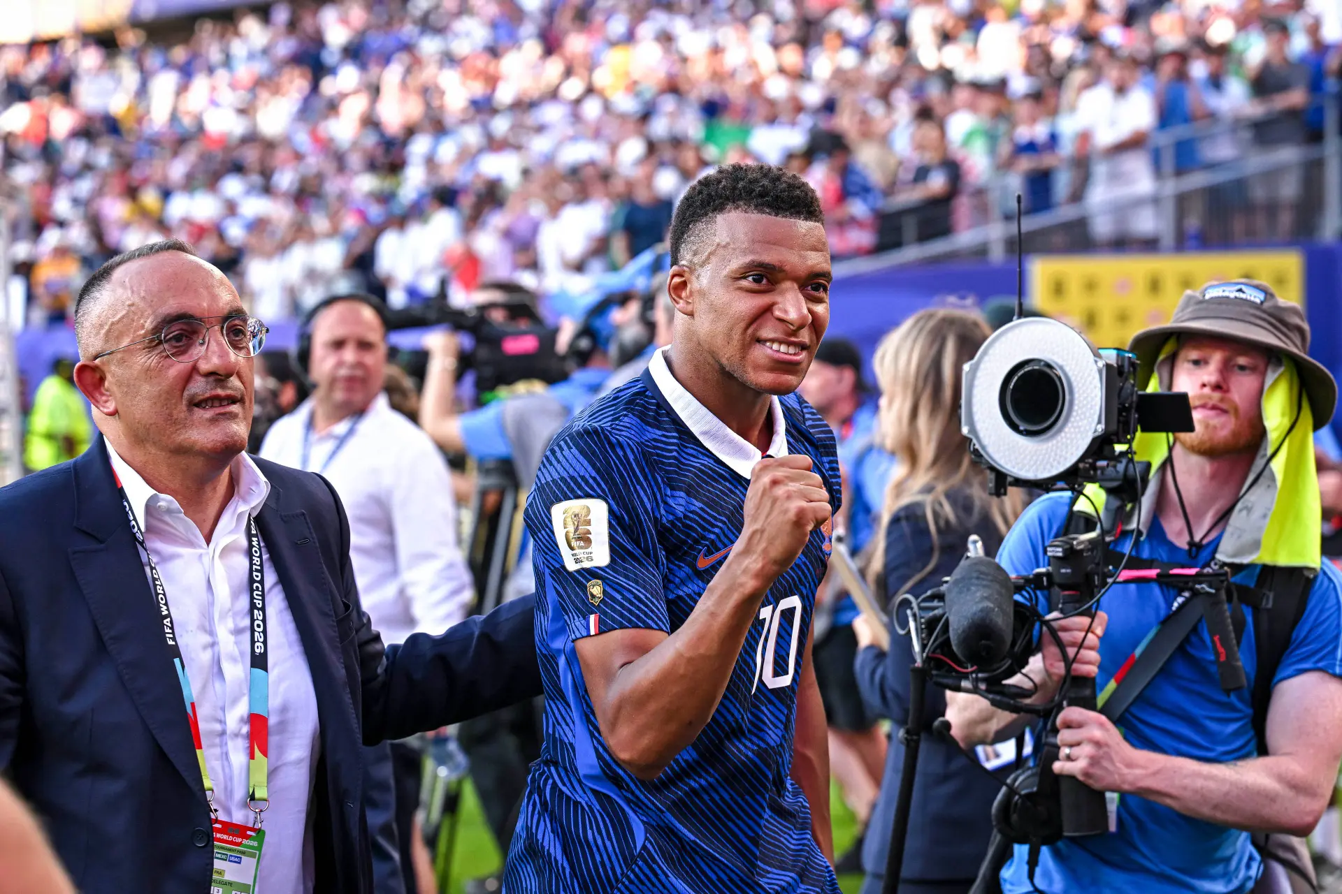 Le Paraguay brûle un mannequin de Mbappé, ça dégénère