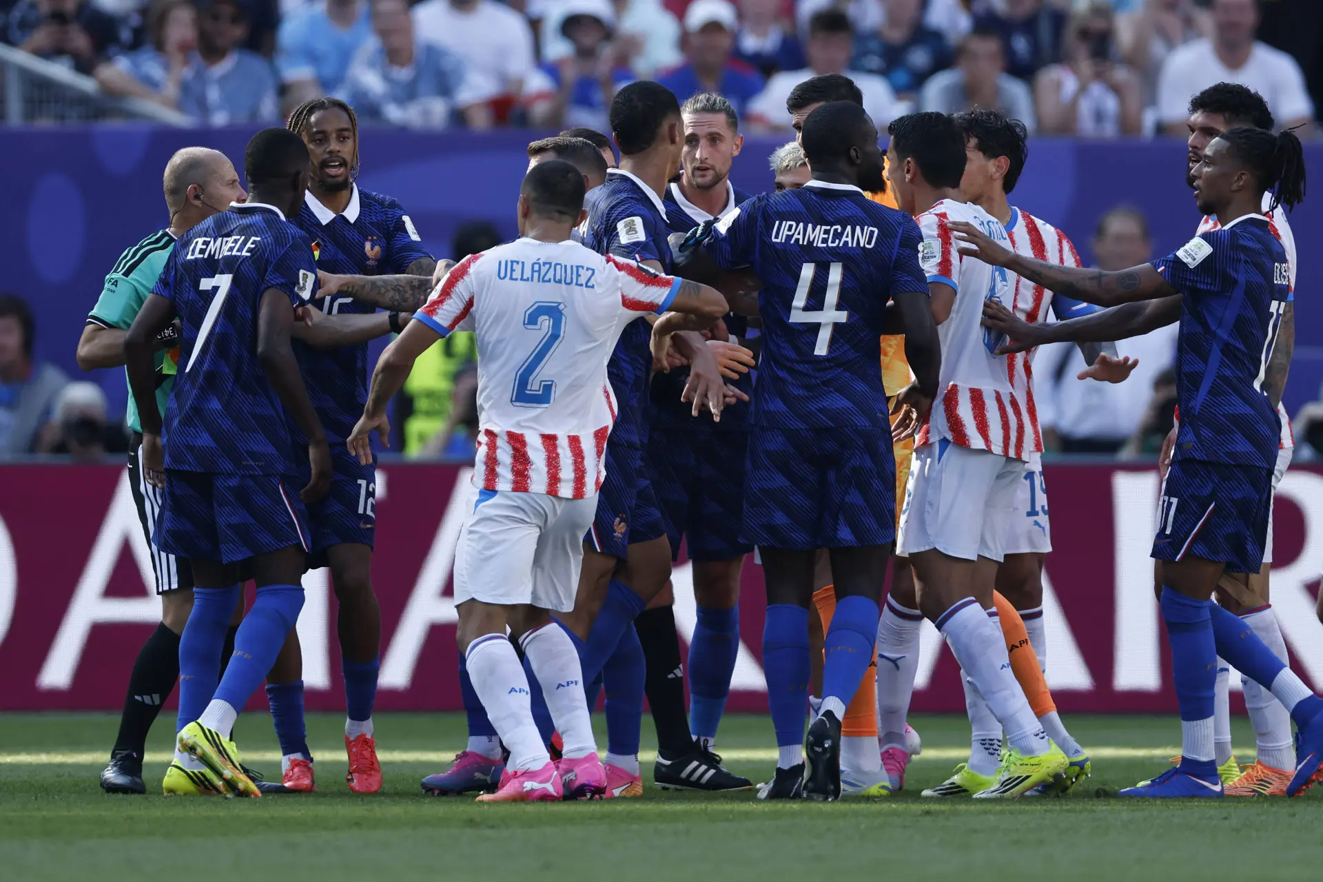France-Paraguay : L’agression impunie sur Mbappé fait hurler