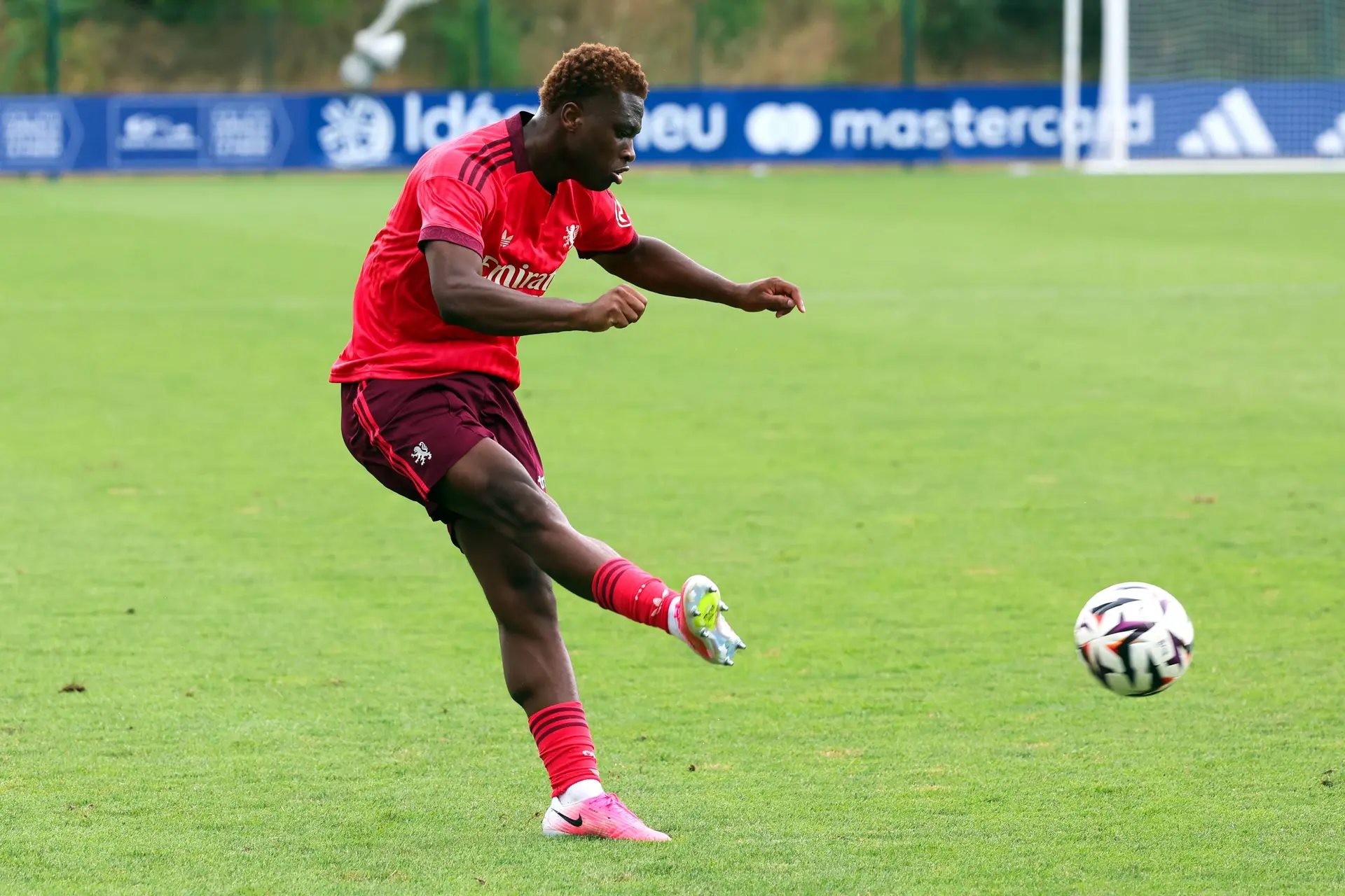 L'OL envoie Enzo Molebe à Nice