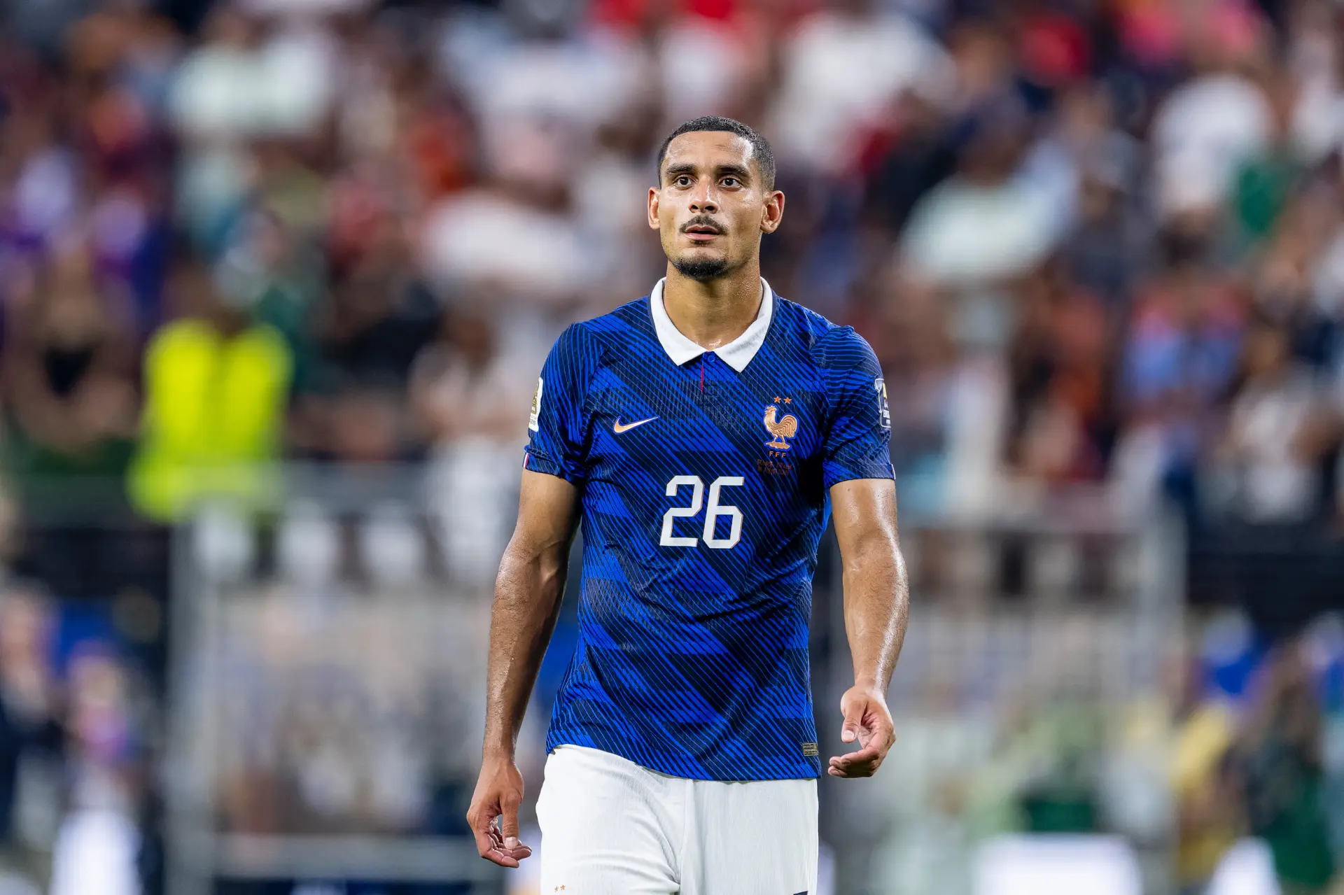 Lacroix brille au Mondial, son club change son prix
