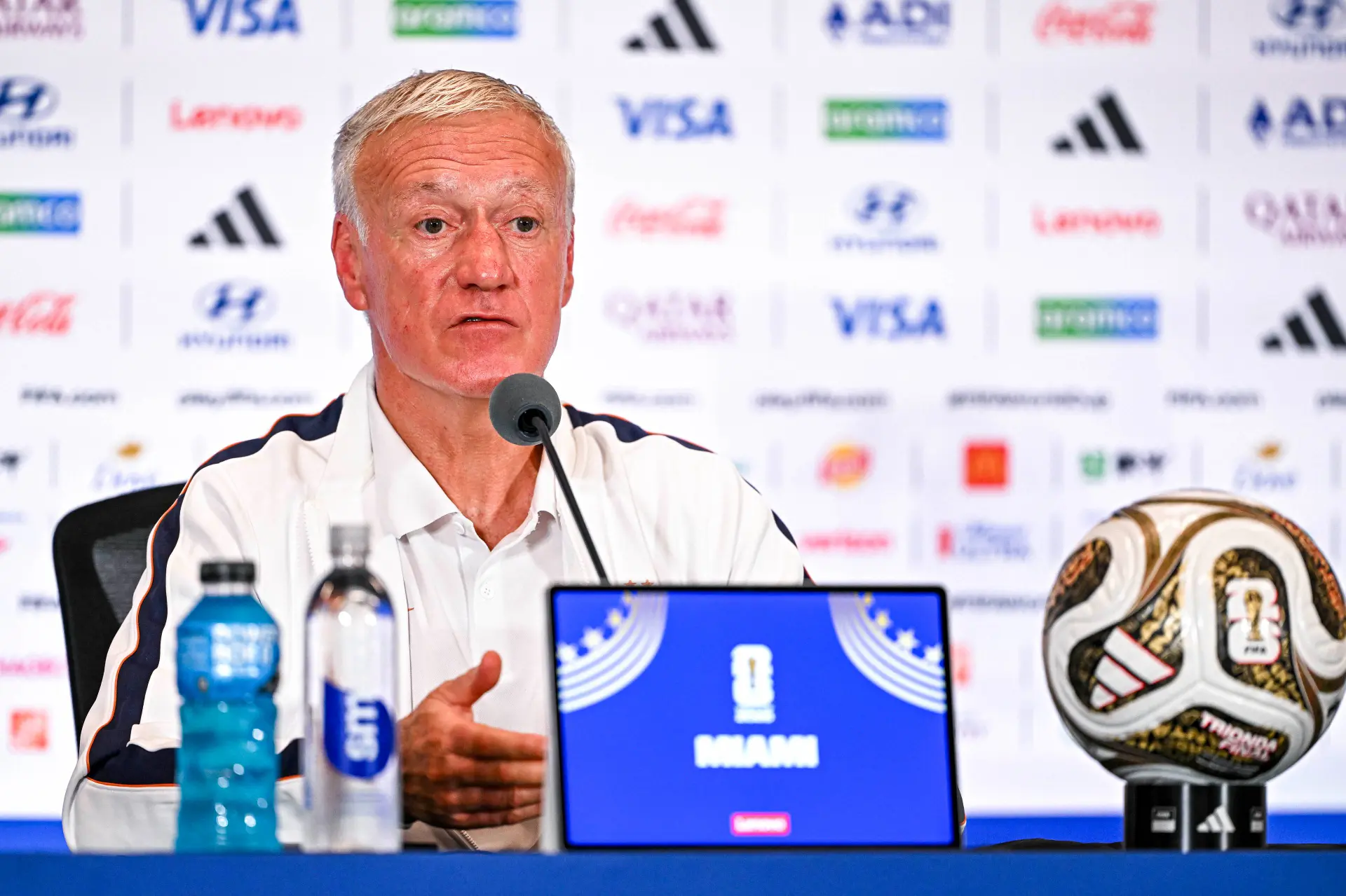 L’arbitre de France-Espagne pas au niveau, Deschamps remet une couche