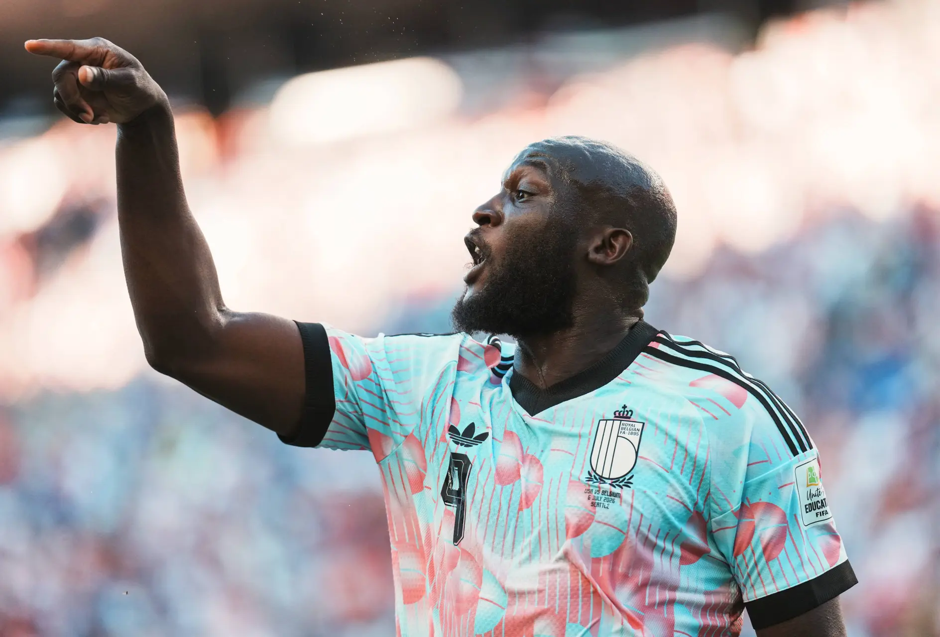 Romelu Lukaku arrive à Fenerbahçe et menace l'OL