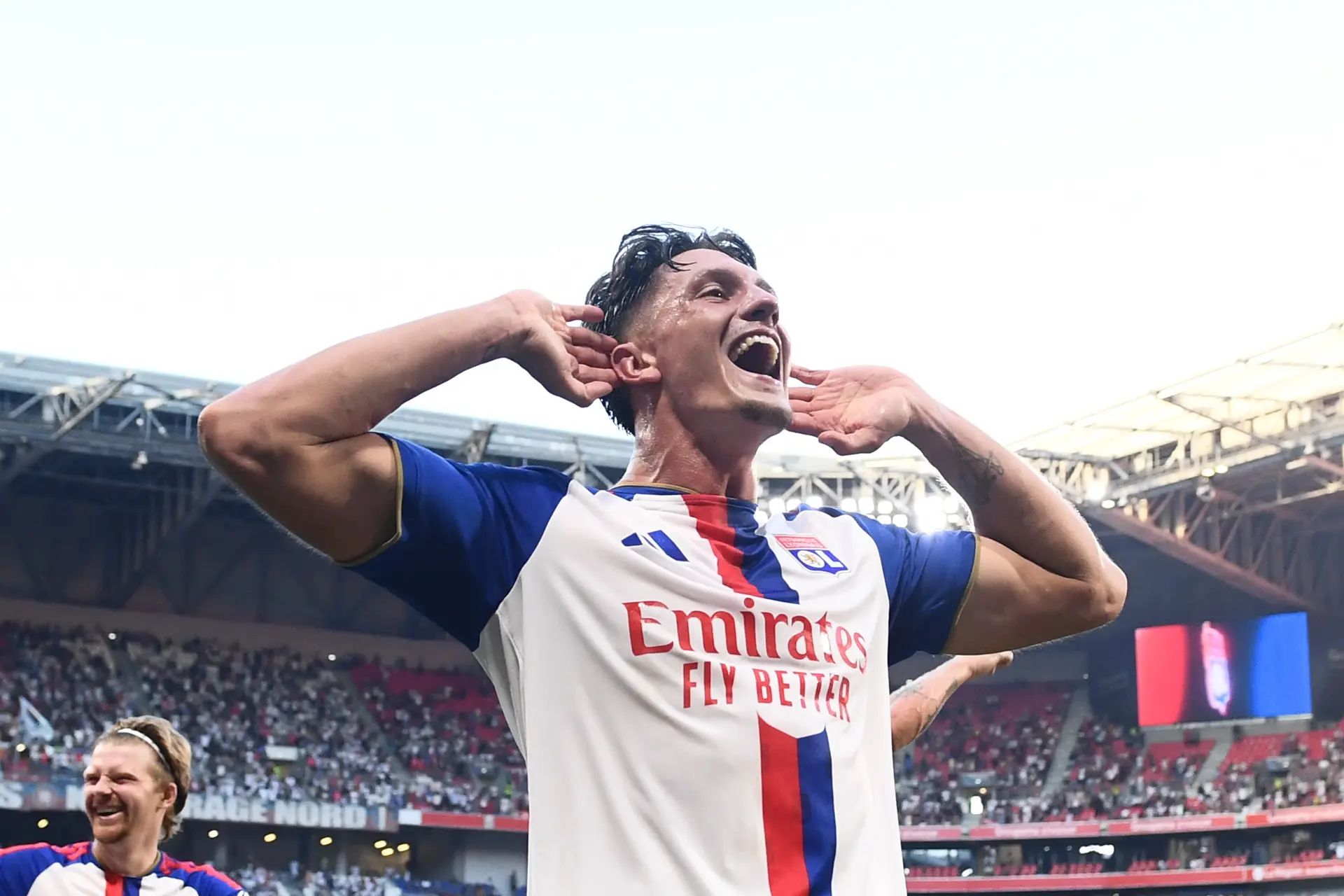 Il devient un joueur incroyable, Bacher remercie l'OL