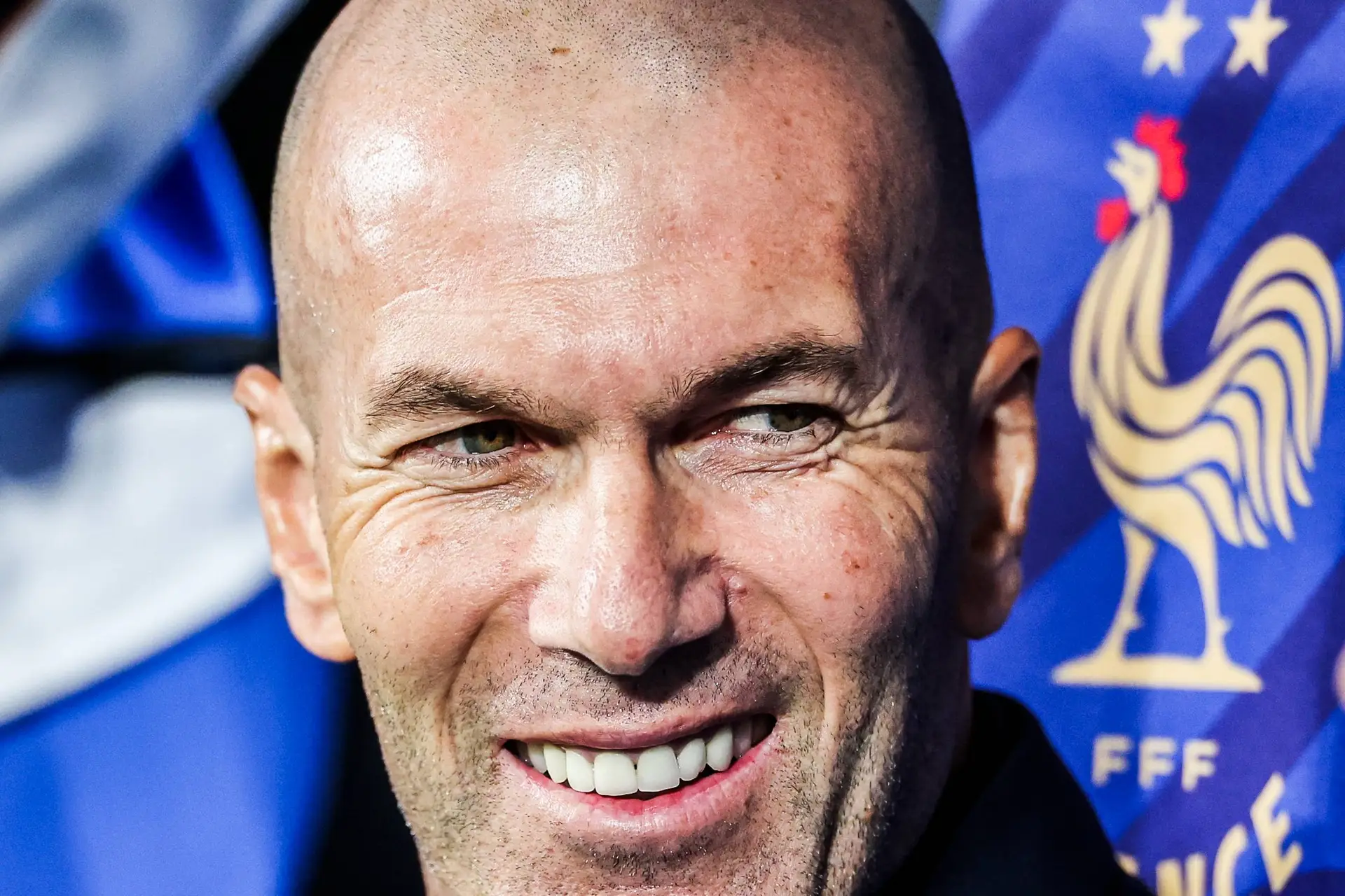 Zidane remplit le compte en banque d'un jeune supporter