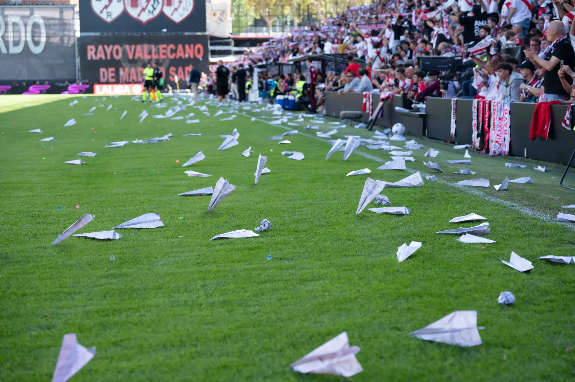 Des avions font suspendre le match Vallecano-Bilbao