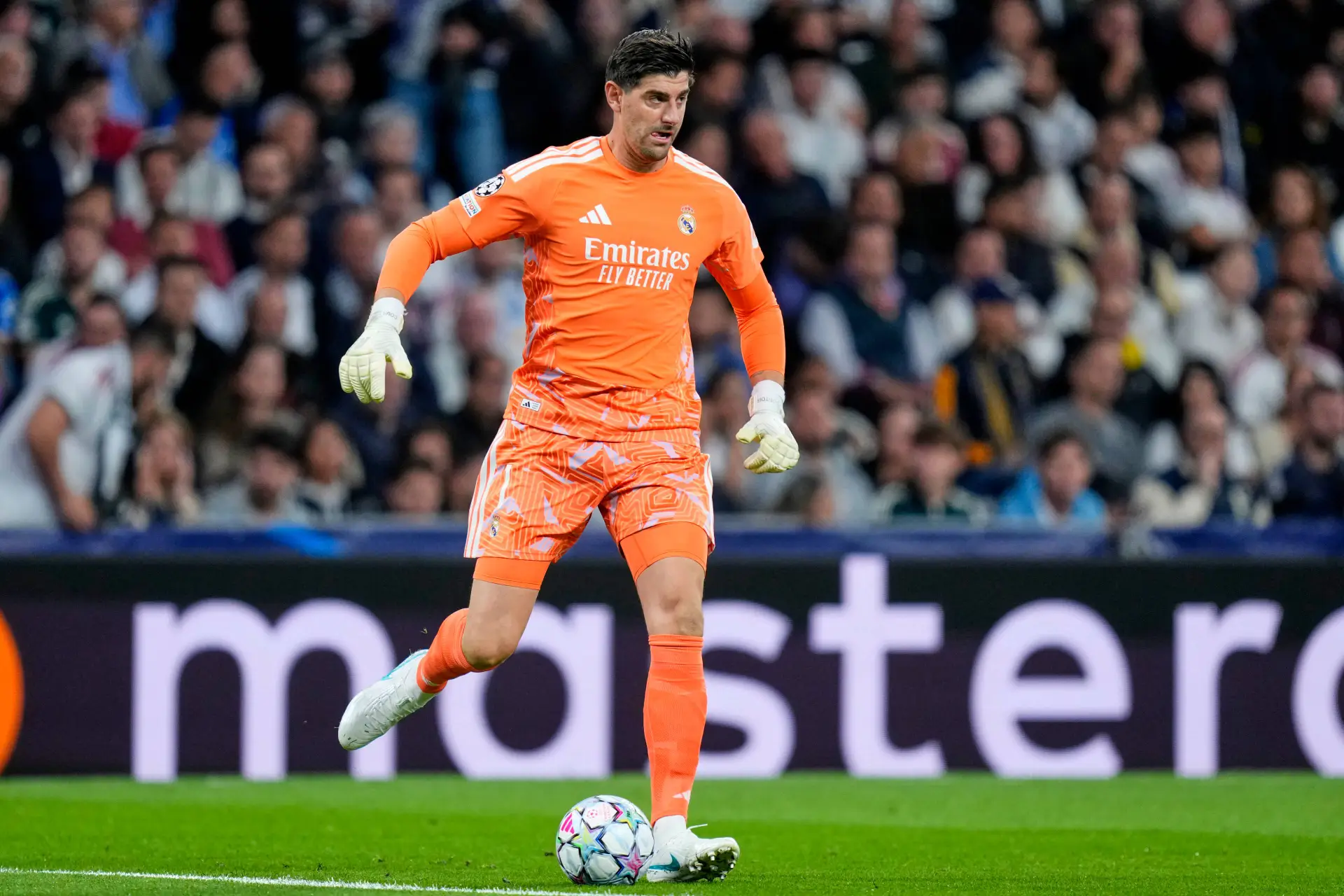 Real Madrid : Courtois forfait pour le Clasico
